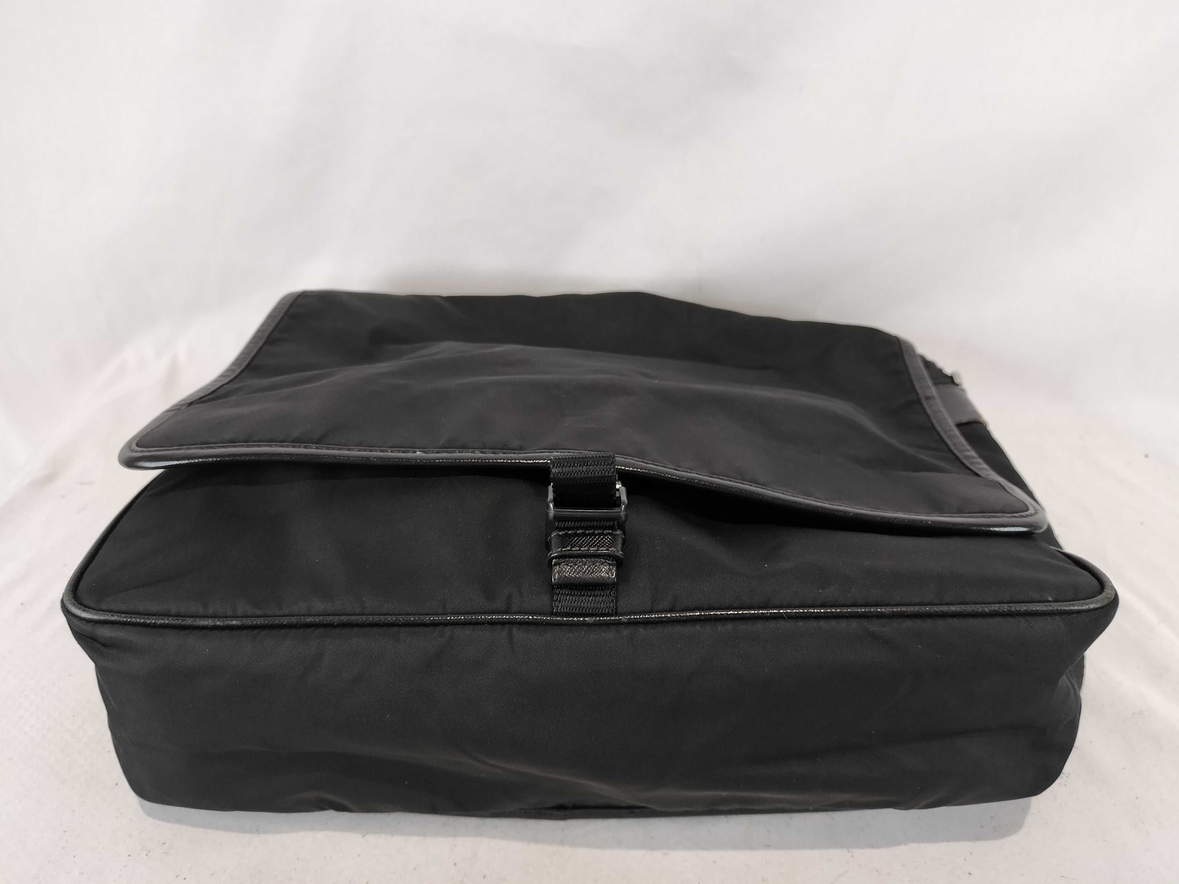 Nylon Messenger Bag Shoulder Bag — view 8