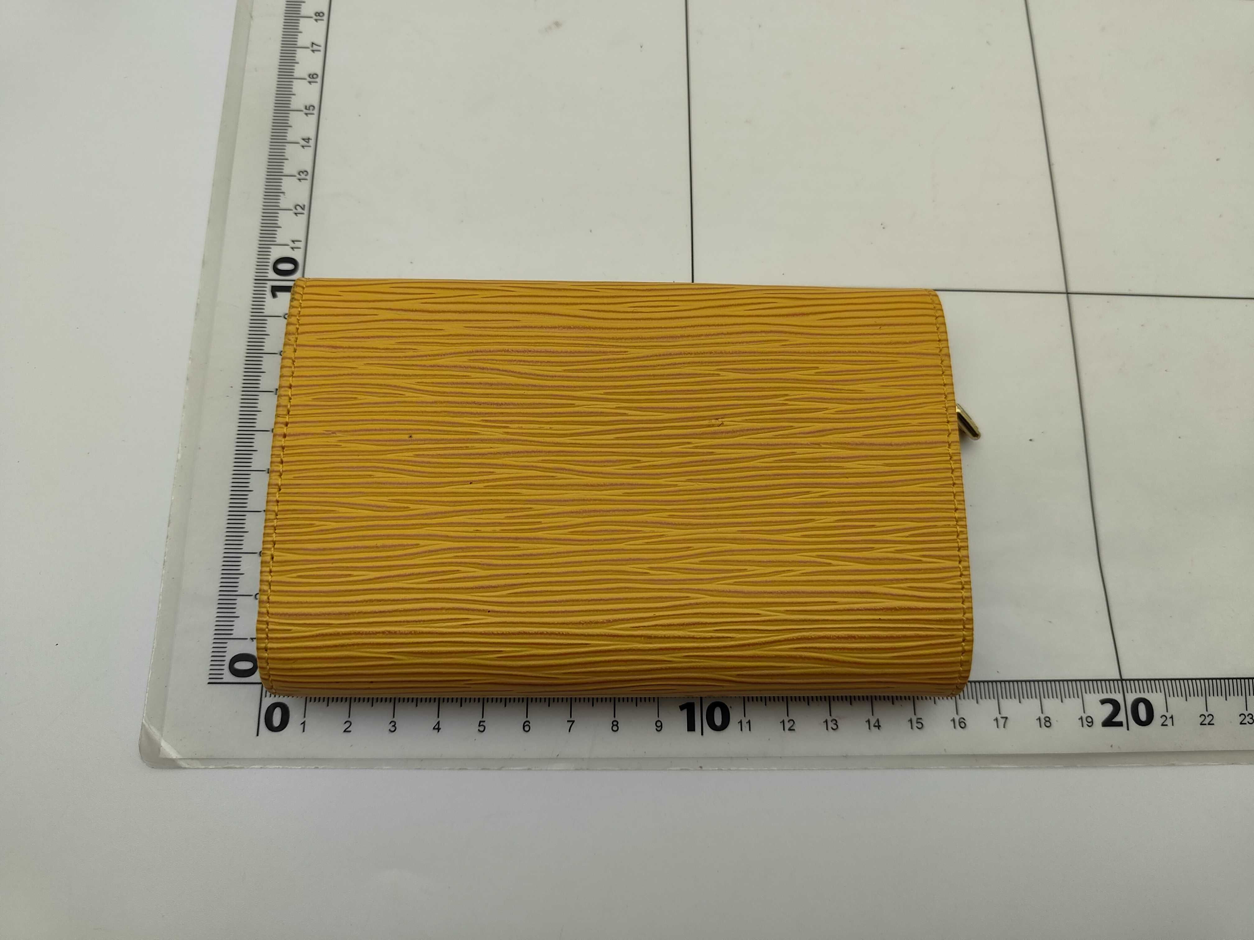 wallet — view 2