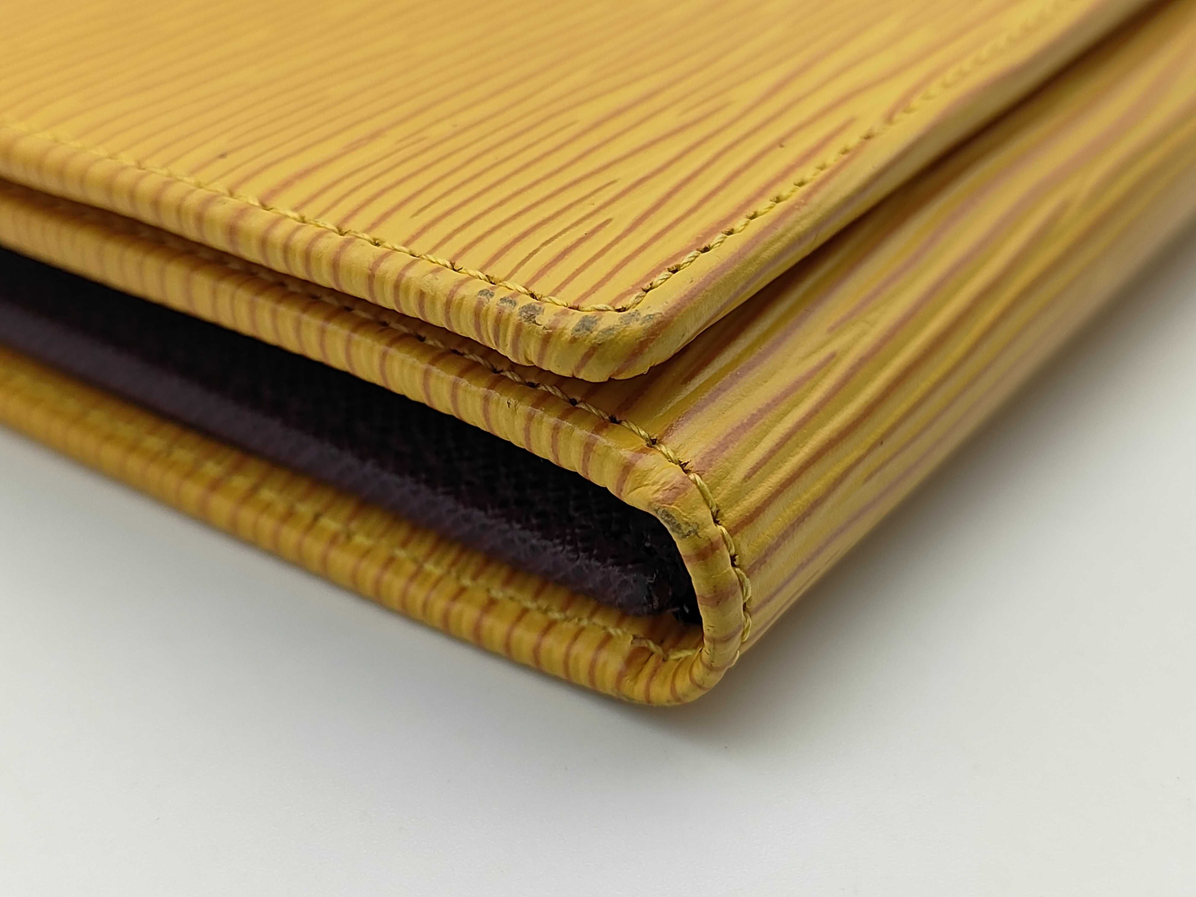 wallet — view 3
