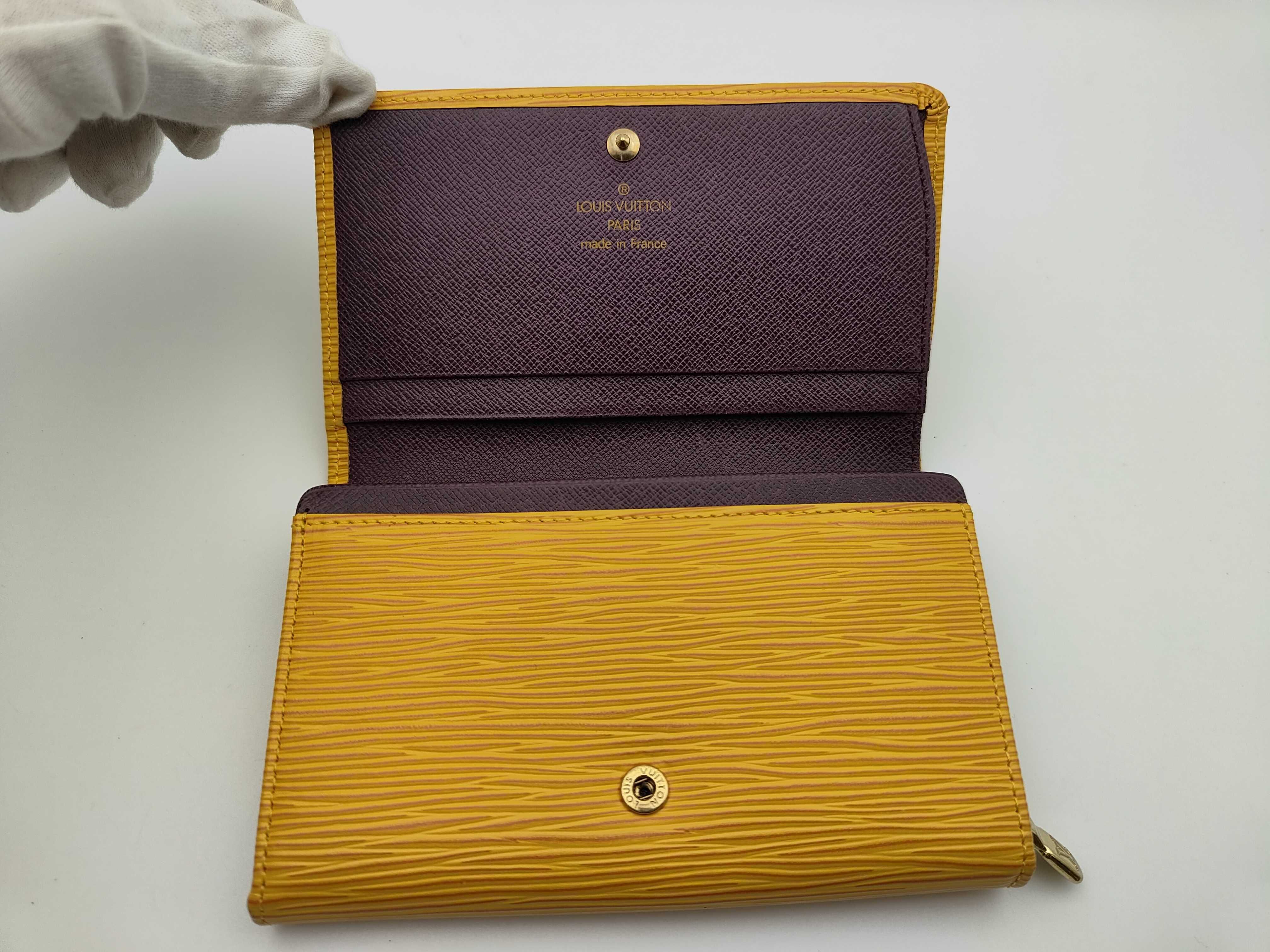 wallet — view 5