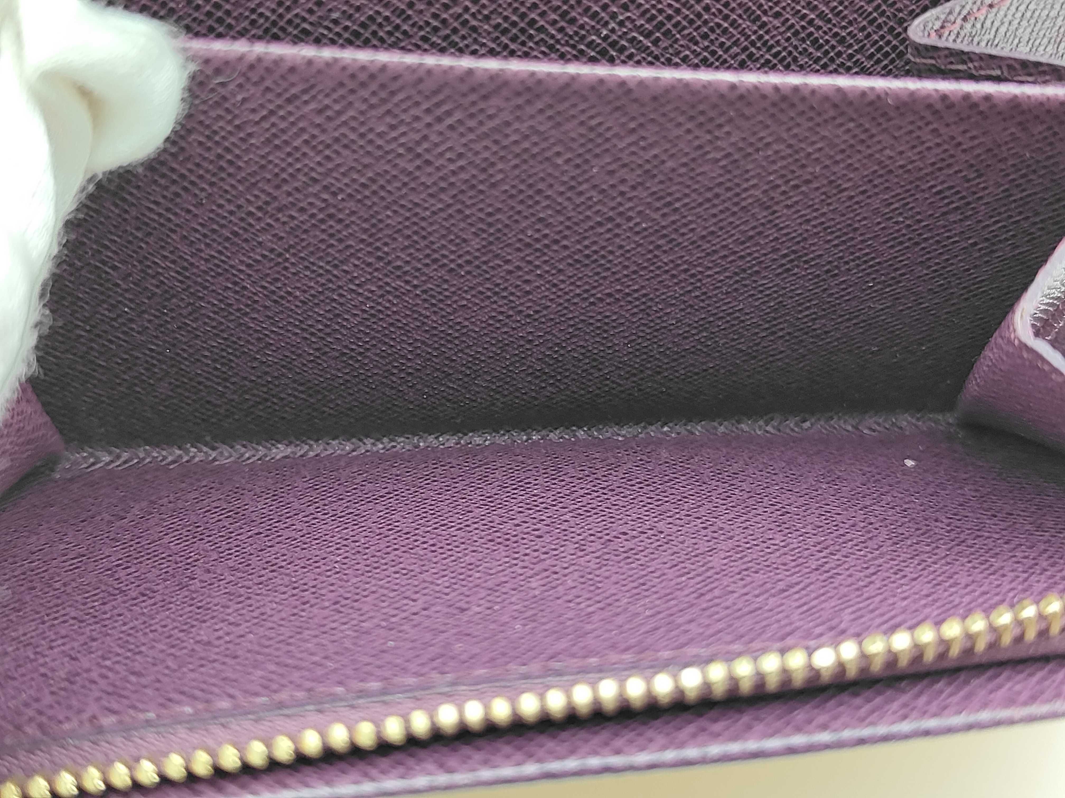 wallet — view 9