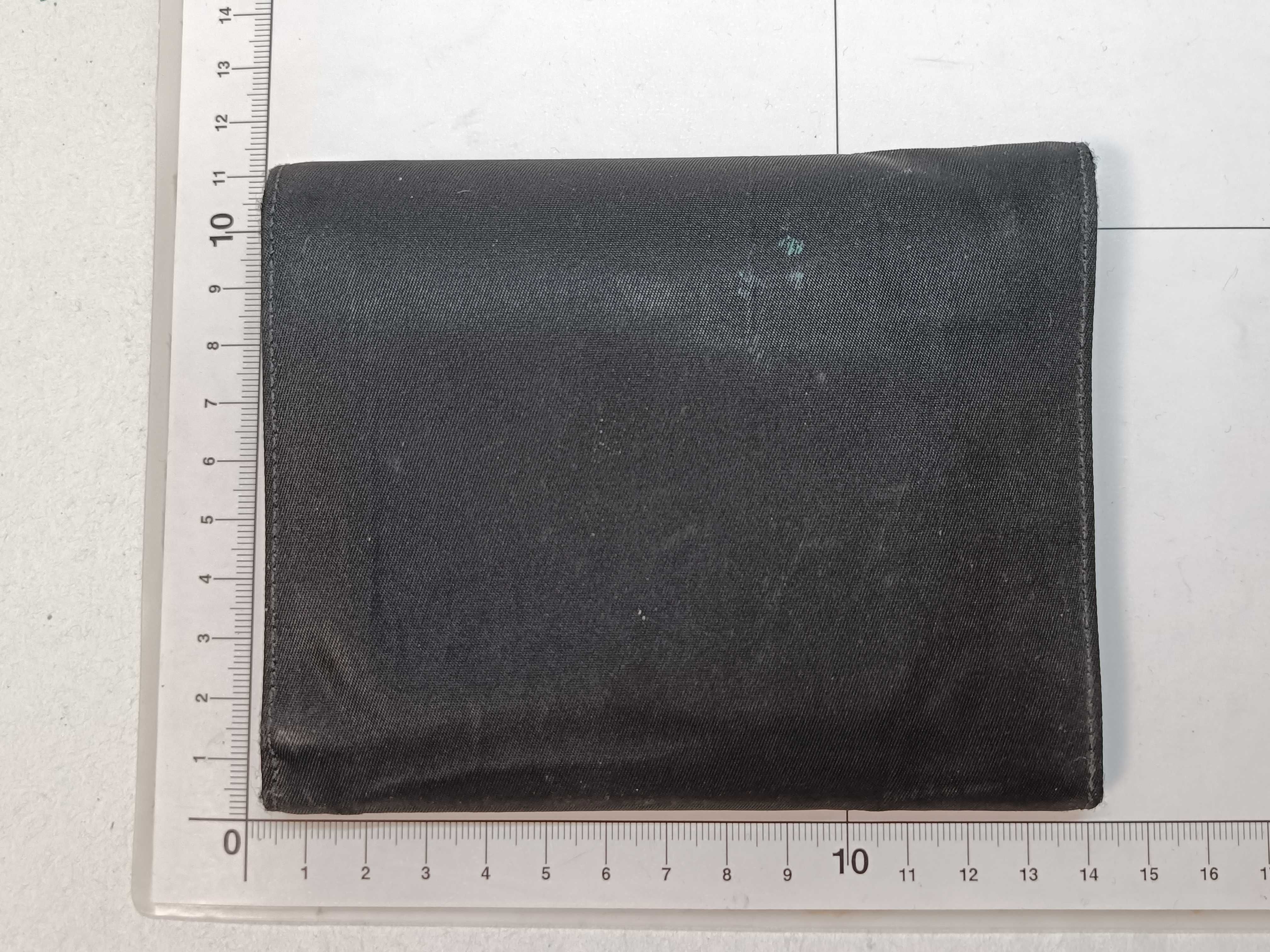 tri-fold wallet — view 2