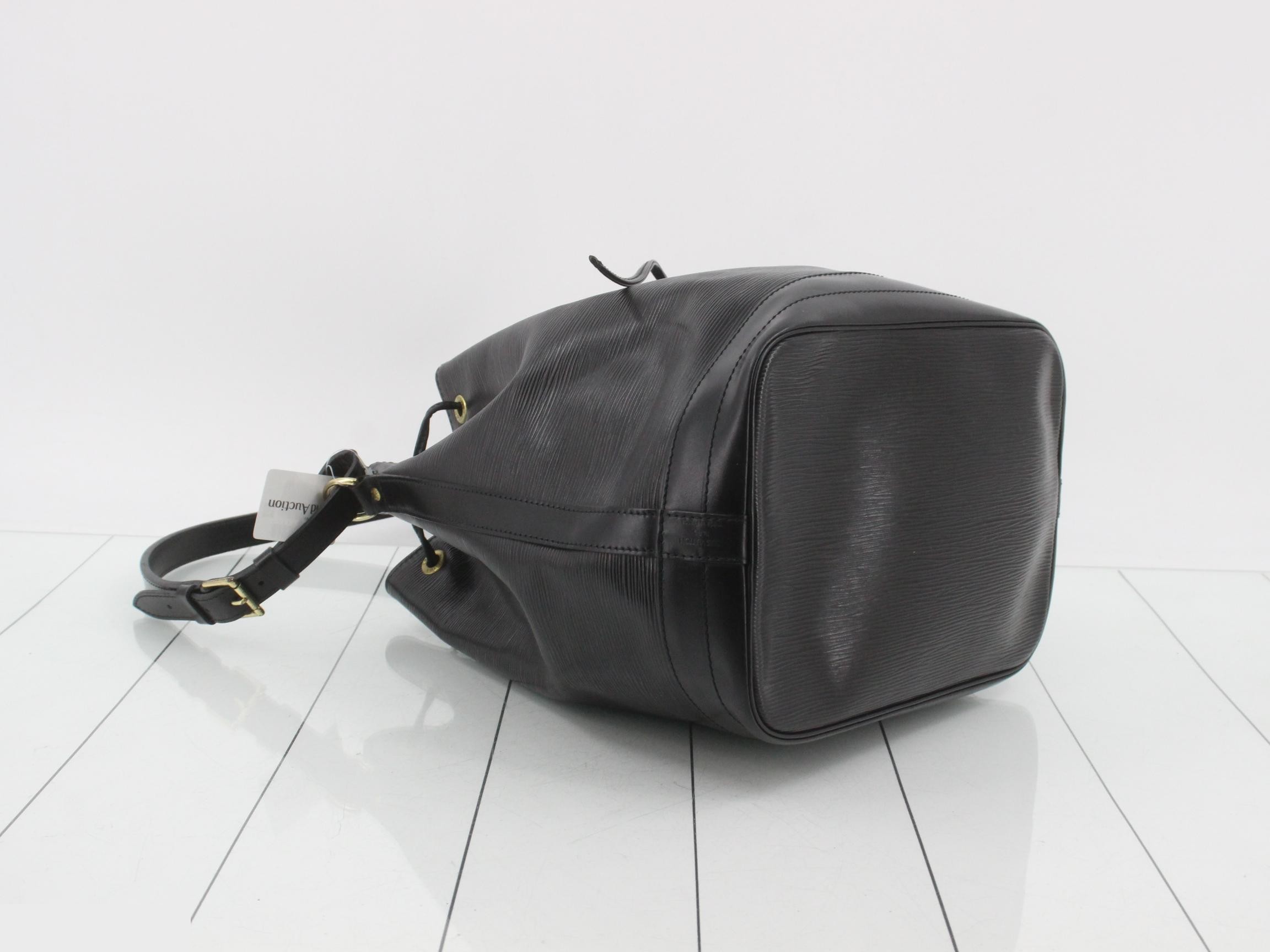Noé Noir Epi Shoulder Bag 356 — view 5