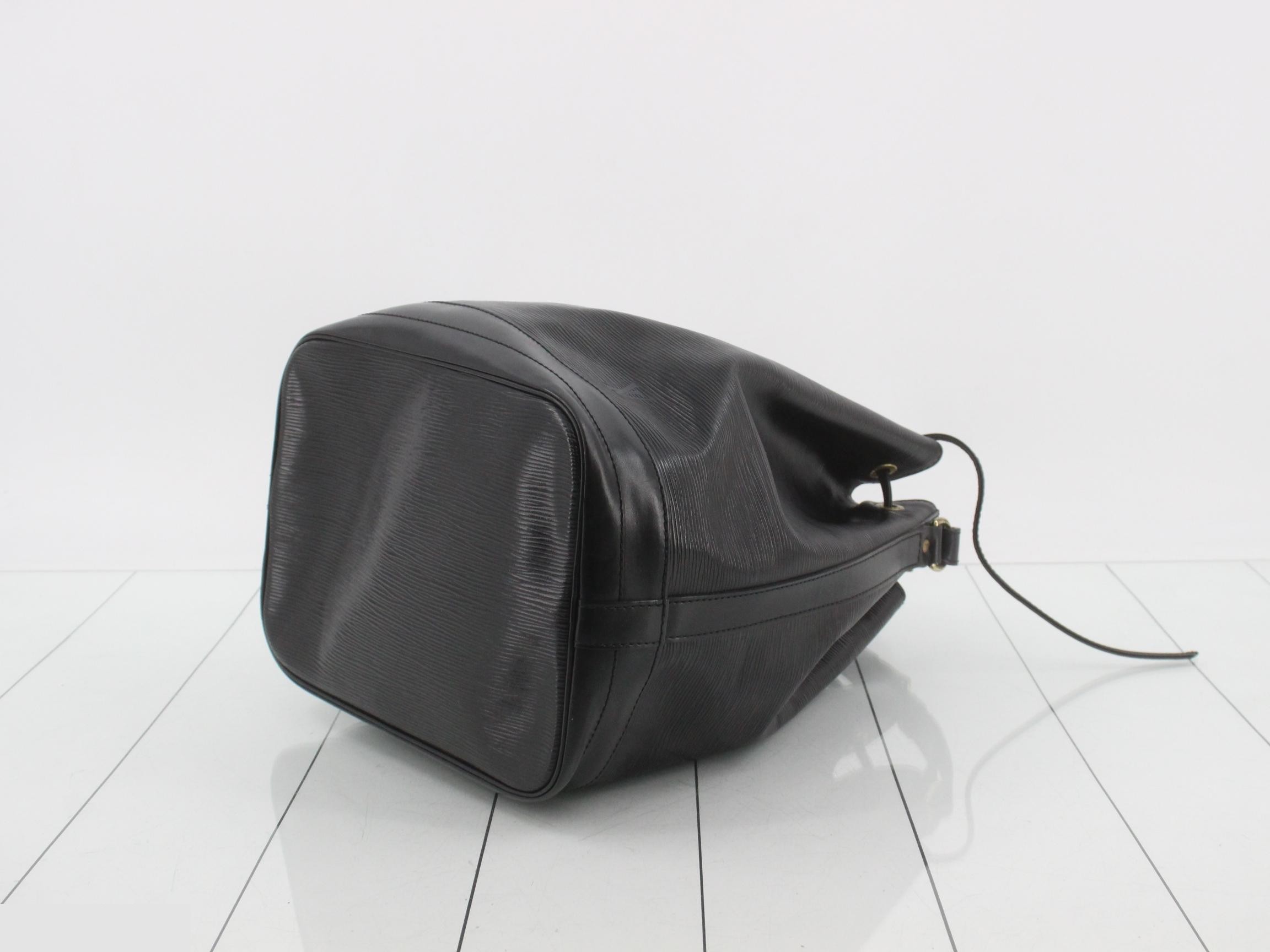 Noé Noir Epi Shoulder Bag 356 — view 6