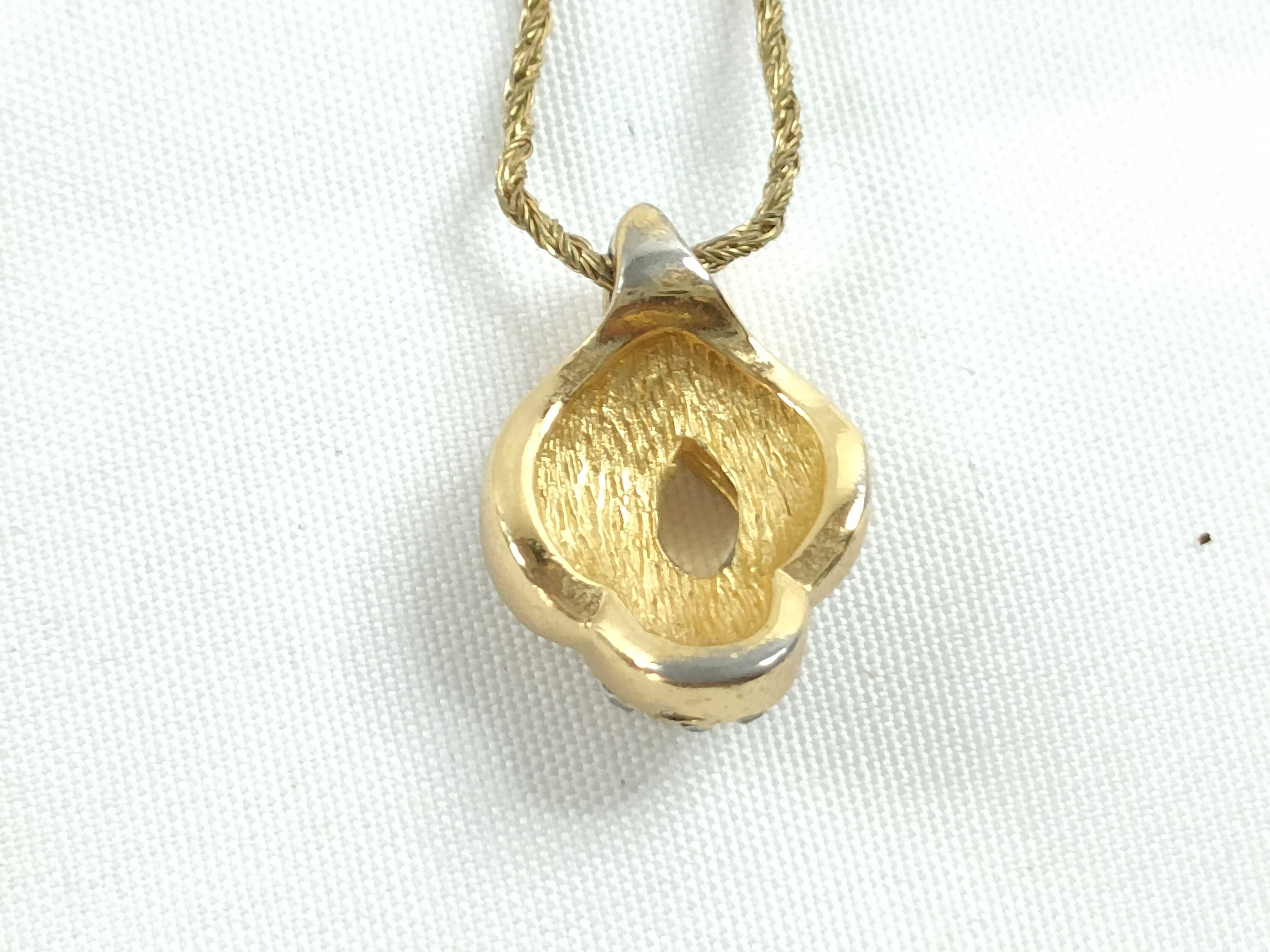 necklace — view 2