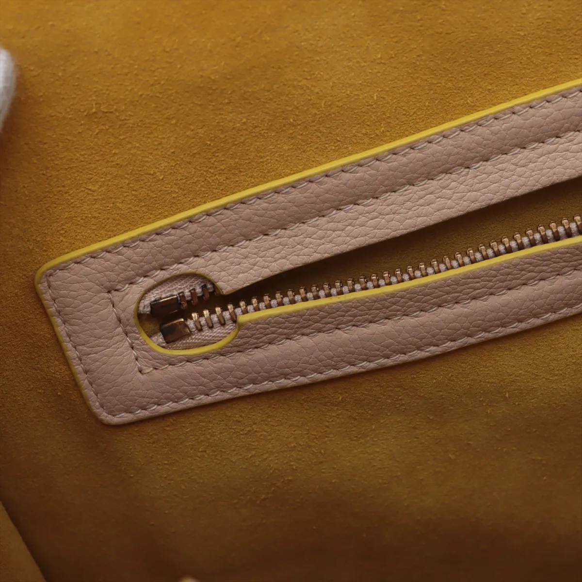 Luggage Phantom Leather Handbag Beige x Yellow — view 14