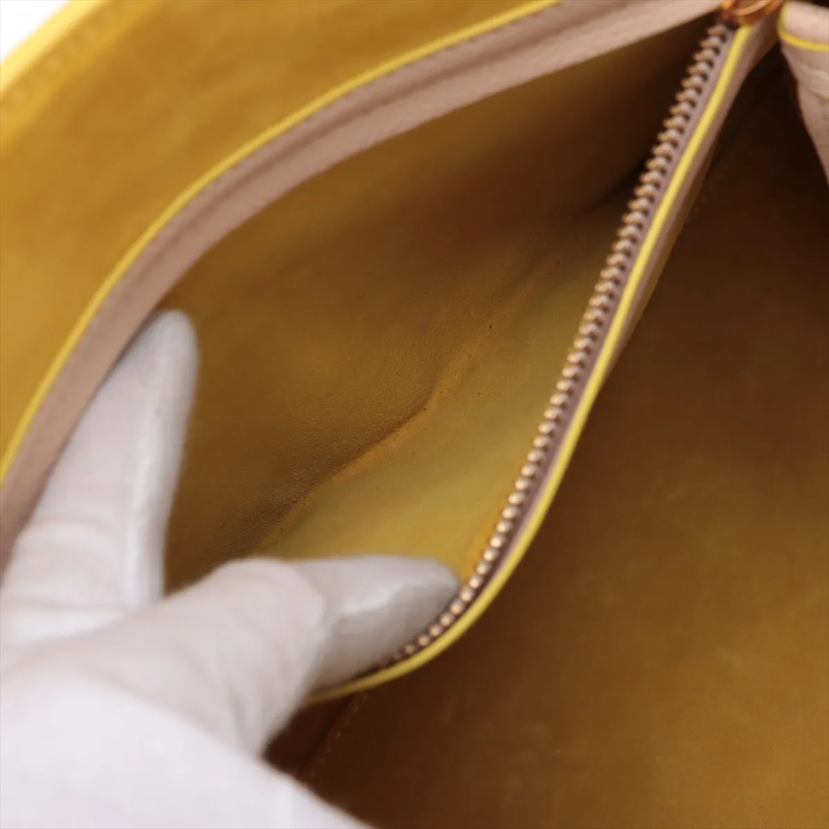 Luggage Phantom Leather Handbag Beige x Yellow — view 8