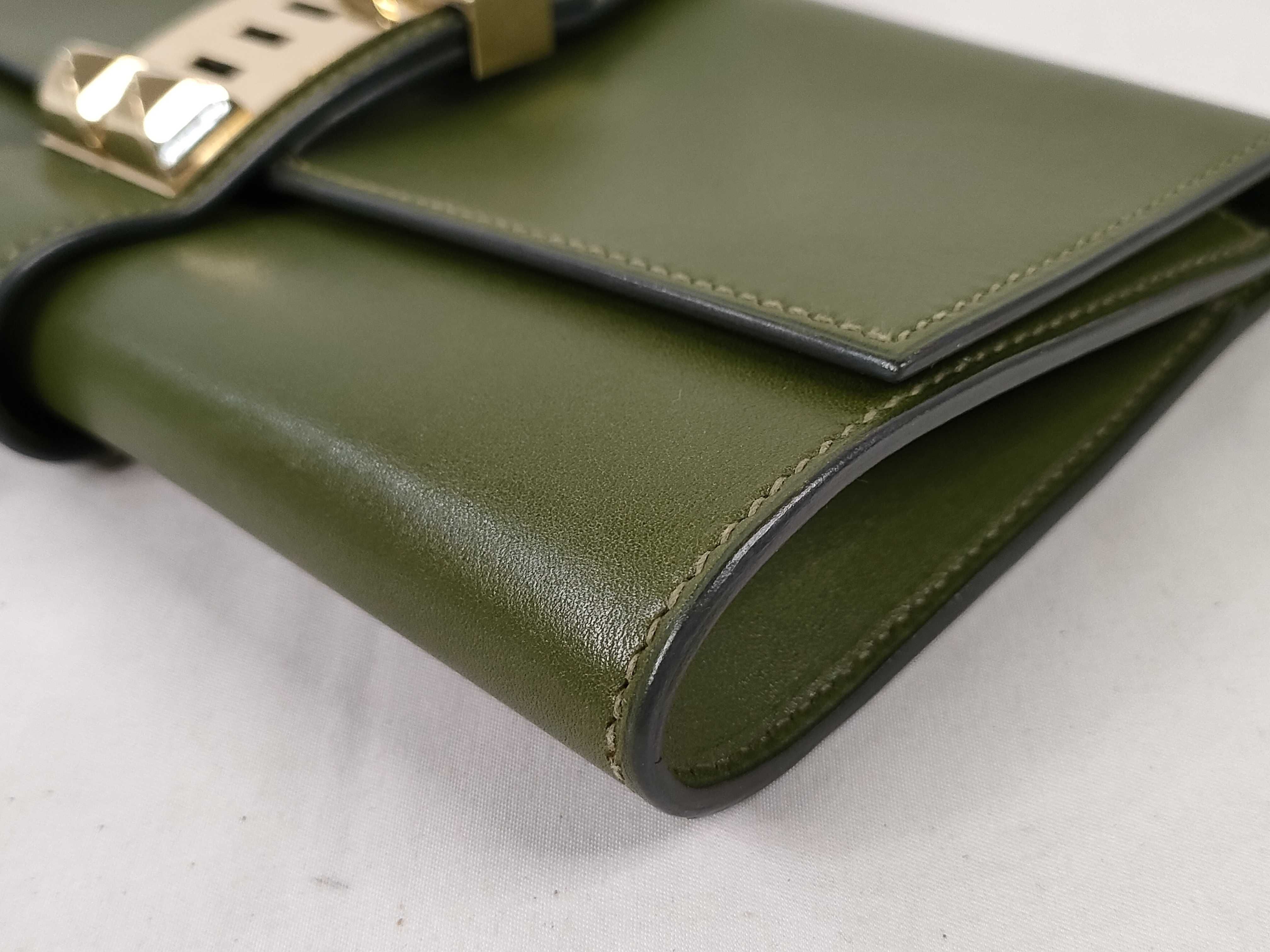 clutch bag — view 3