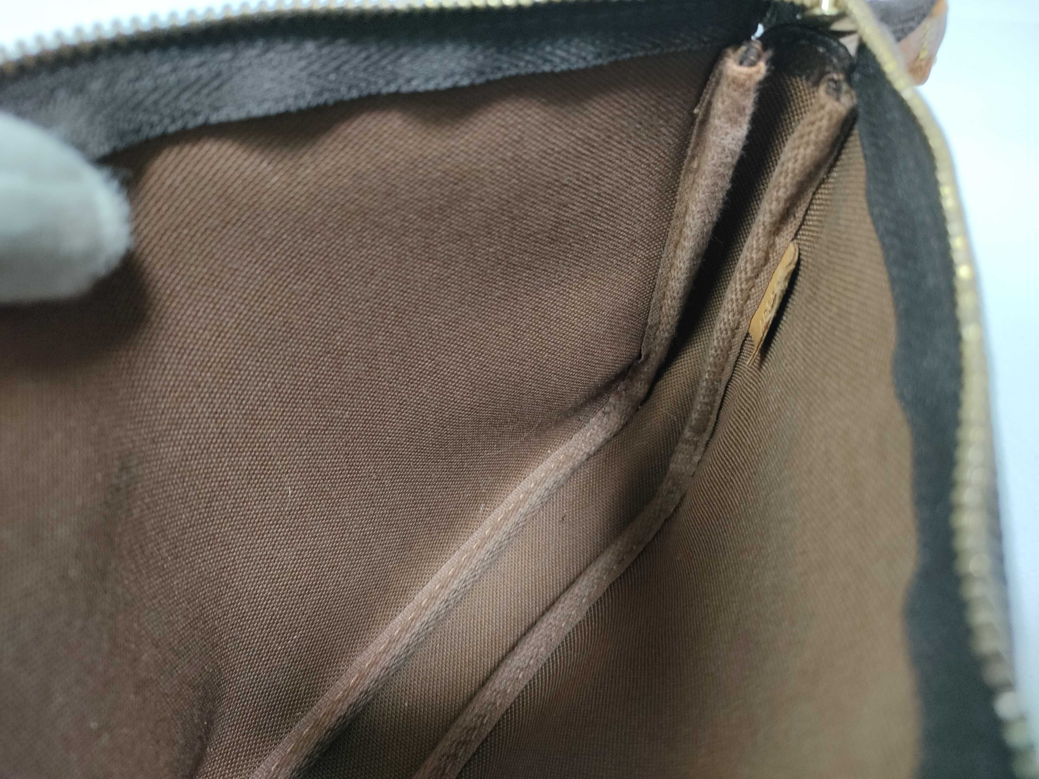 Monogram Louis Vuitton Monogram Accessoires AR1919 Pouch — view 14