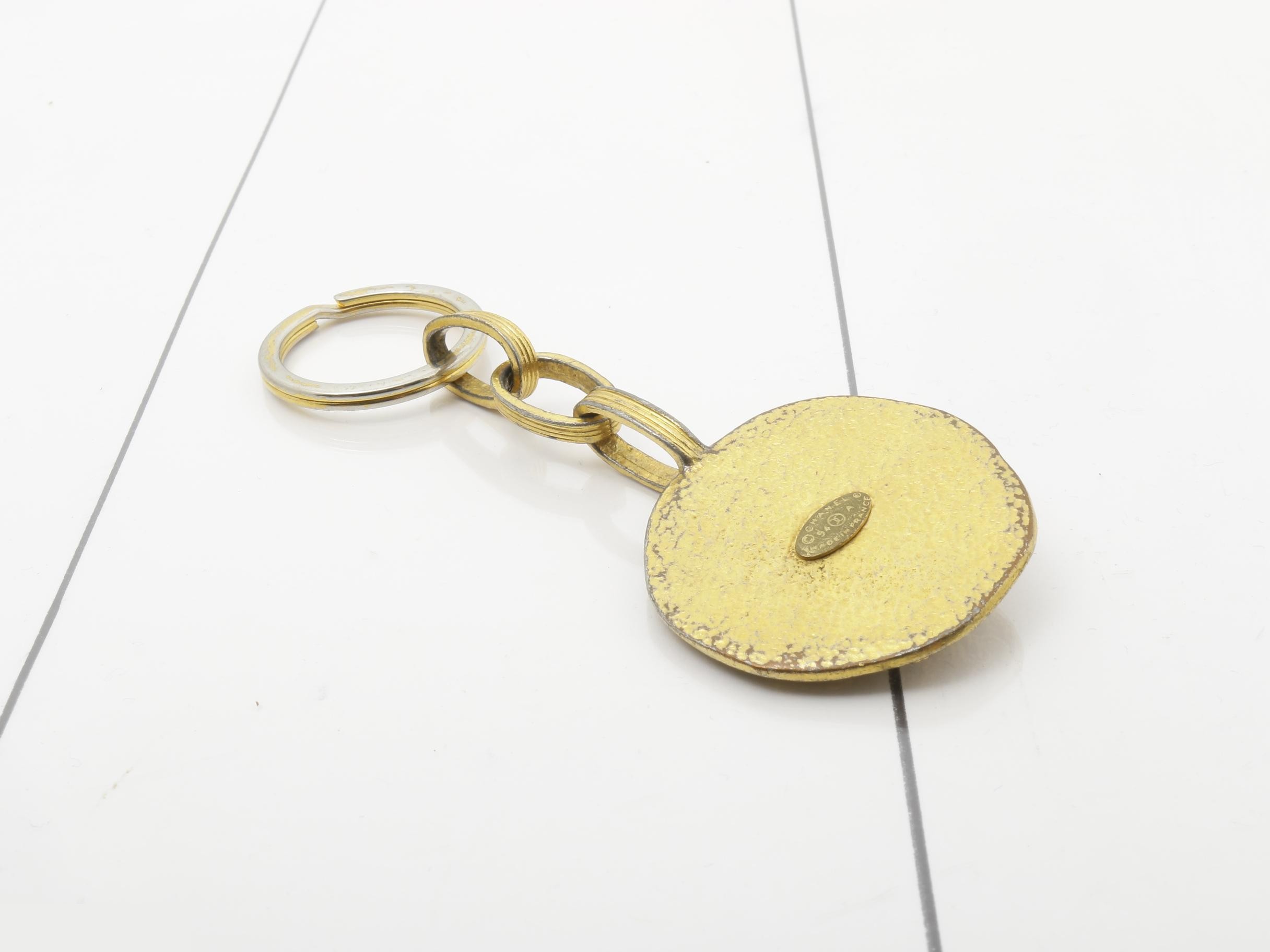 Keyring with Coco Mark and sun motif — view 2