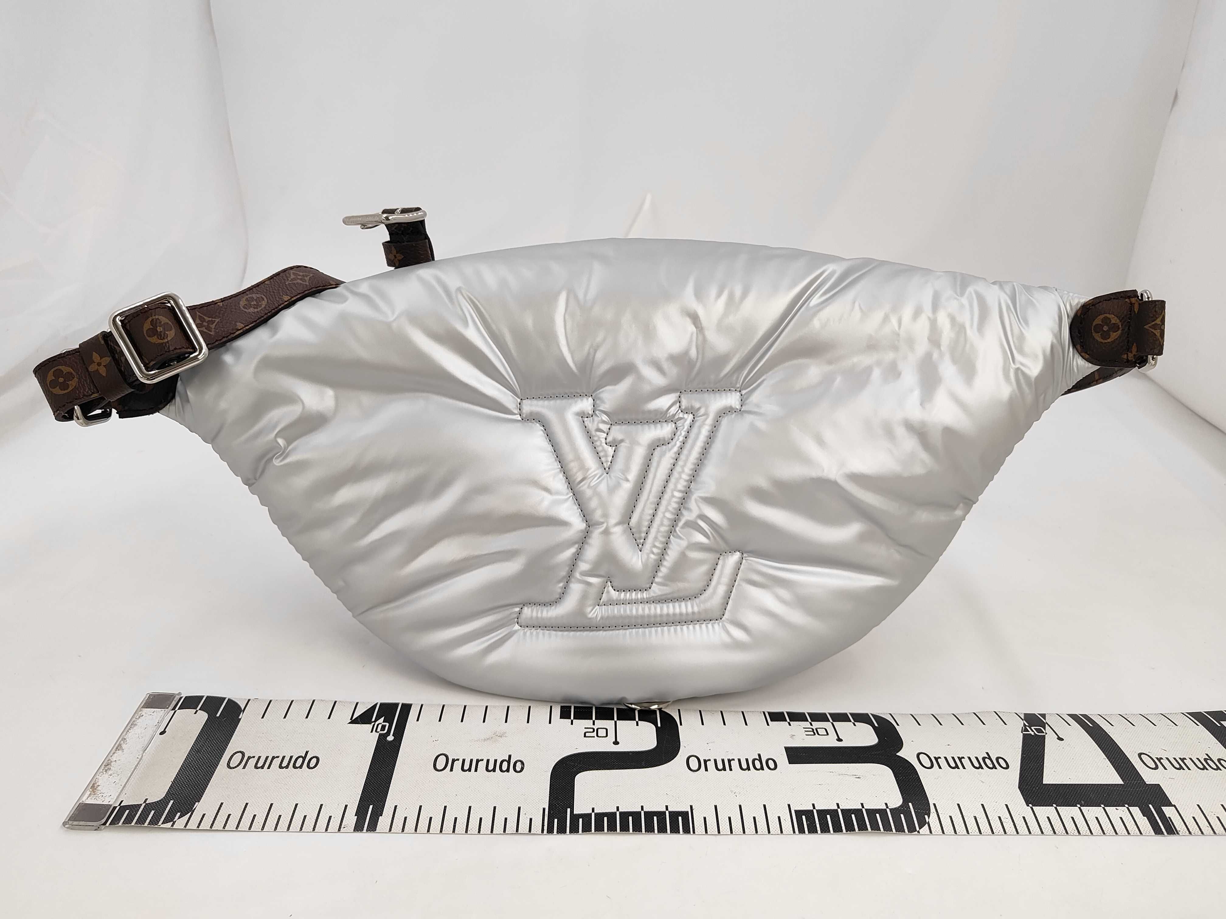 Pillow Maxi Bum Bag M20971 Silver (RFID detected) Waist Bag — view 2
