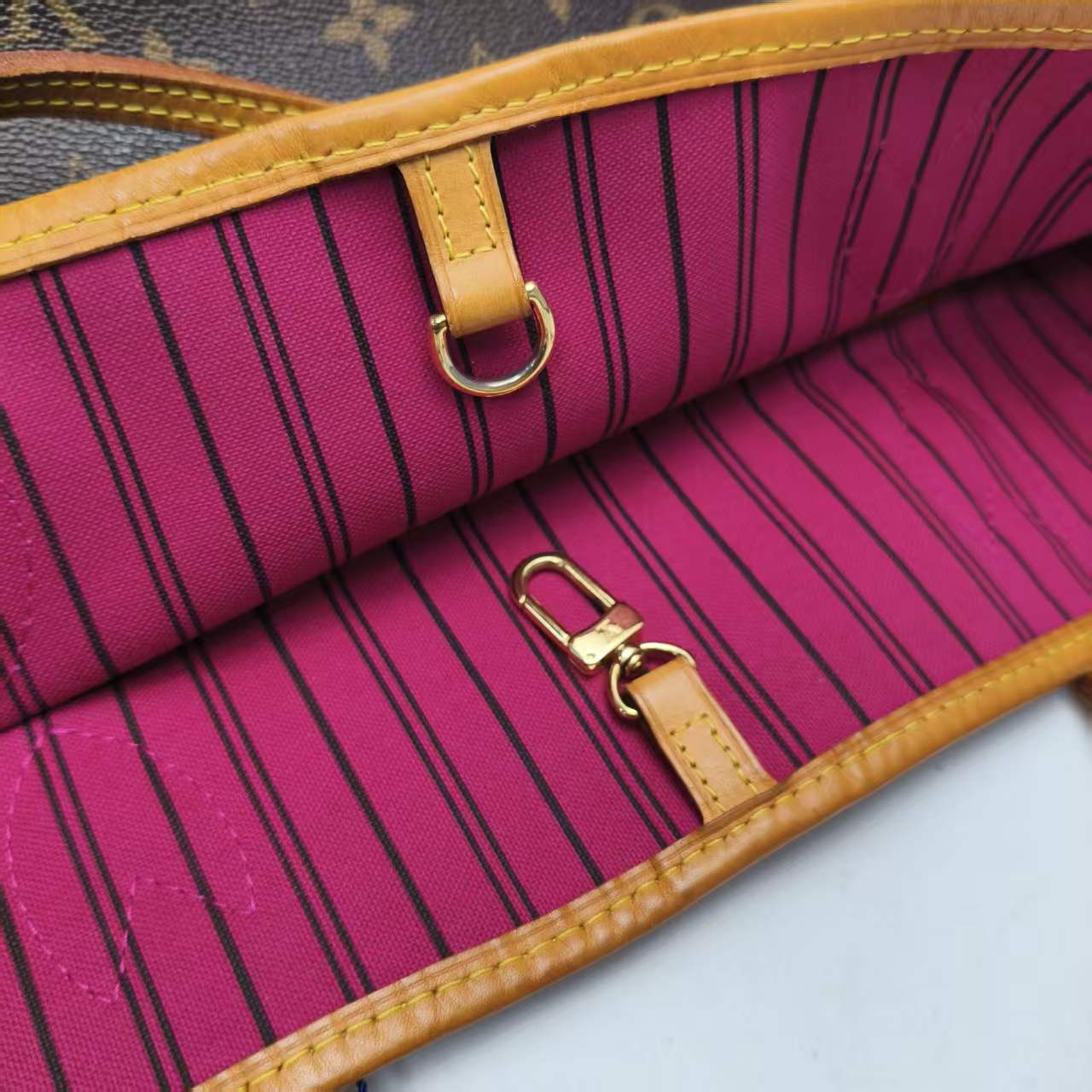 【*Shipped from: China*】LOUIS VUITTON PU Handbag — view 11