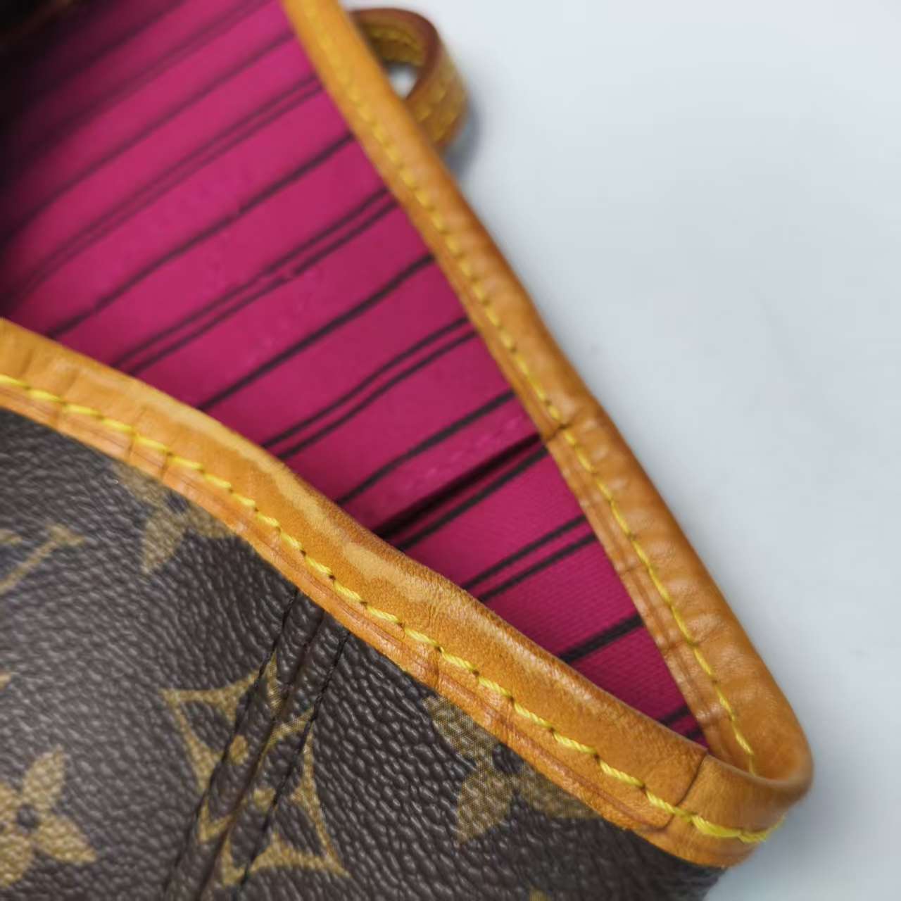【*Shipped from: China*】LOUIS VUITTON PU Handbag — view 9