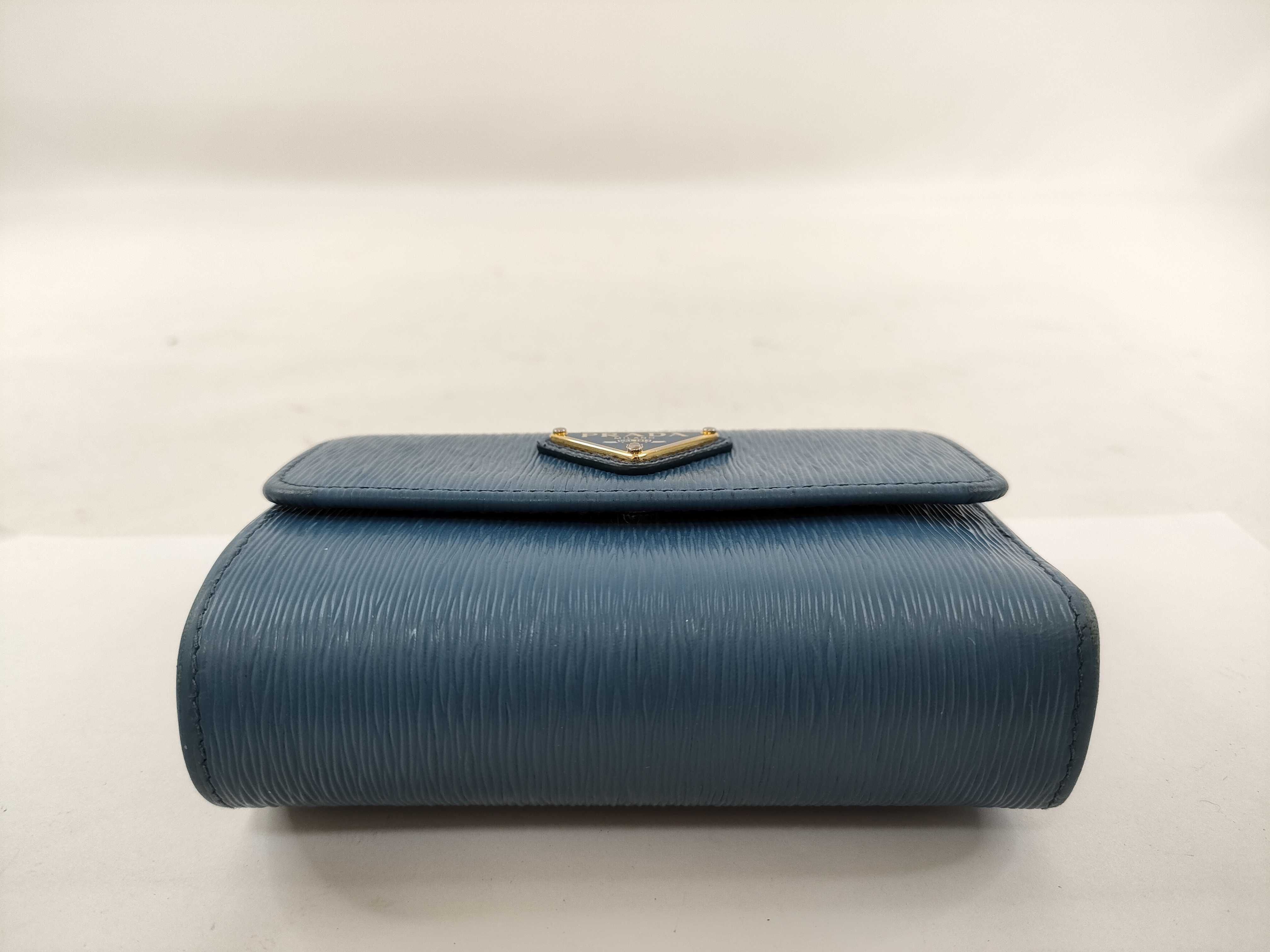 wallet — view 3