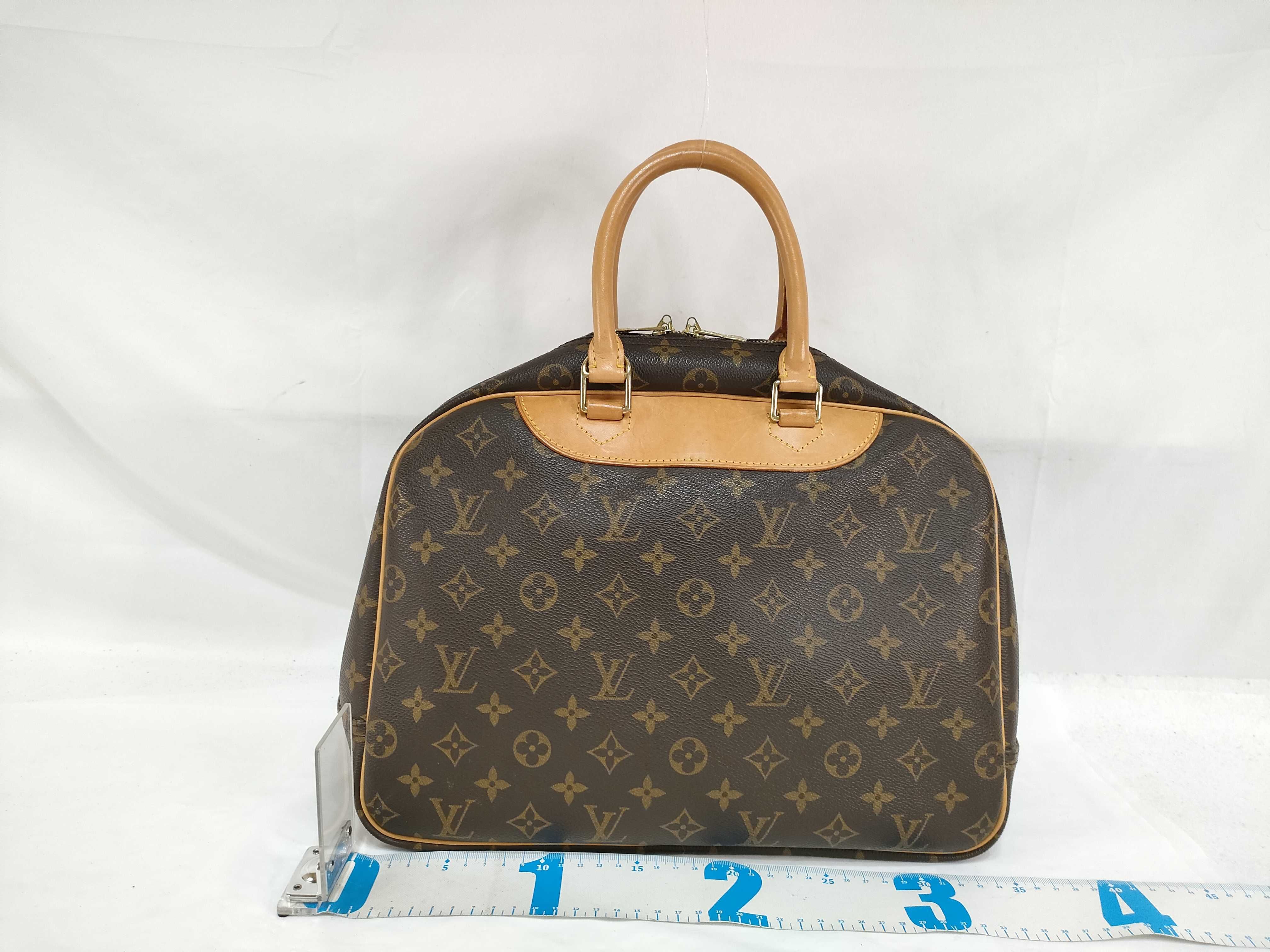 Monogram Deauville / Monogram / VI0840 / M47270 Handbag — view 2