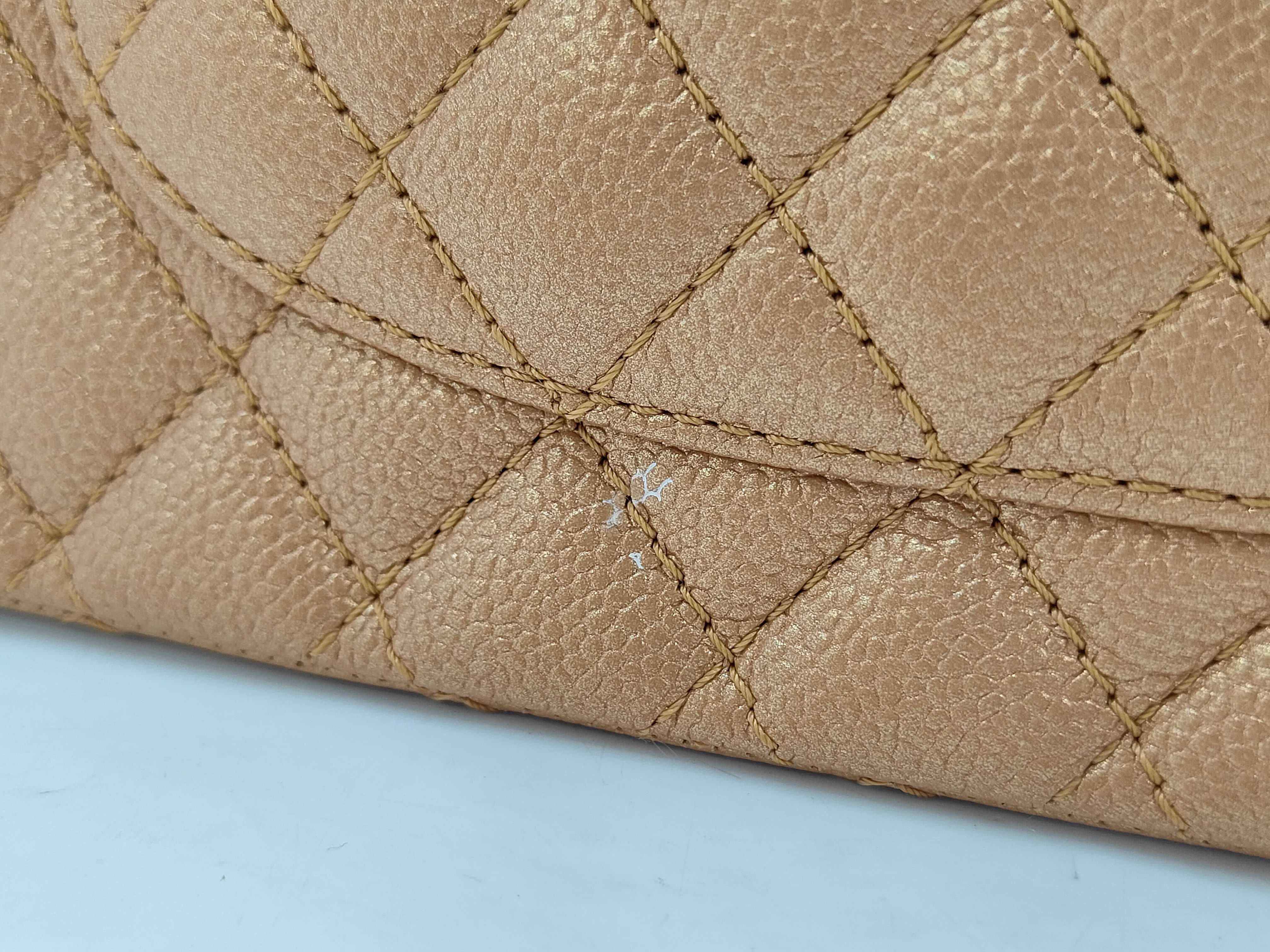 Matelassé 25 Caviar Skin Gold Silver Hardware Double Flap Shoulder Bag (Serial Number 20s) — view 14
