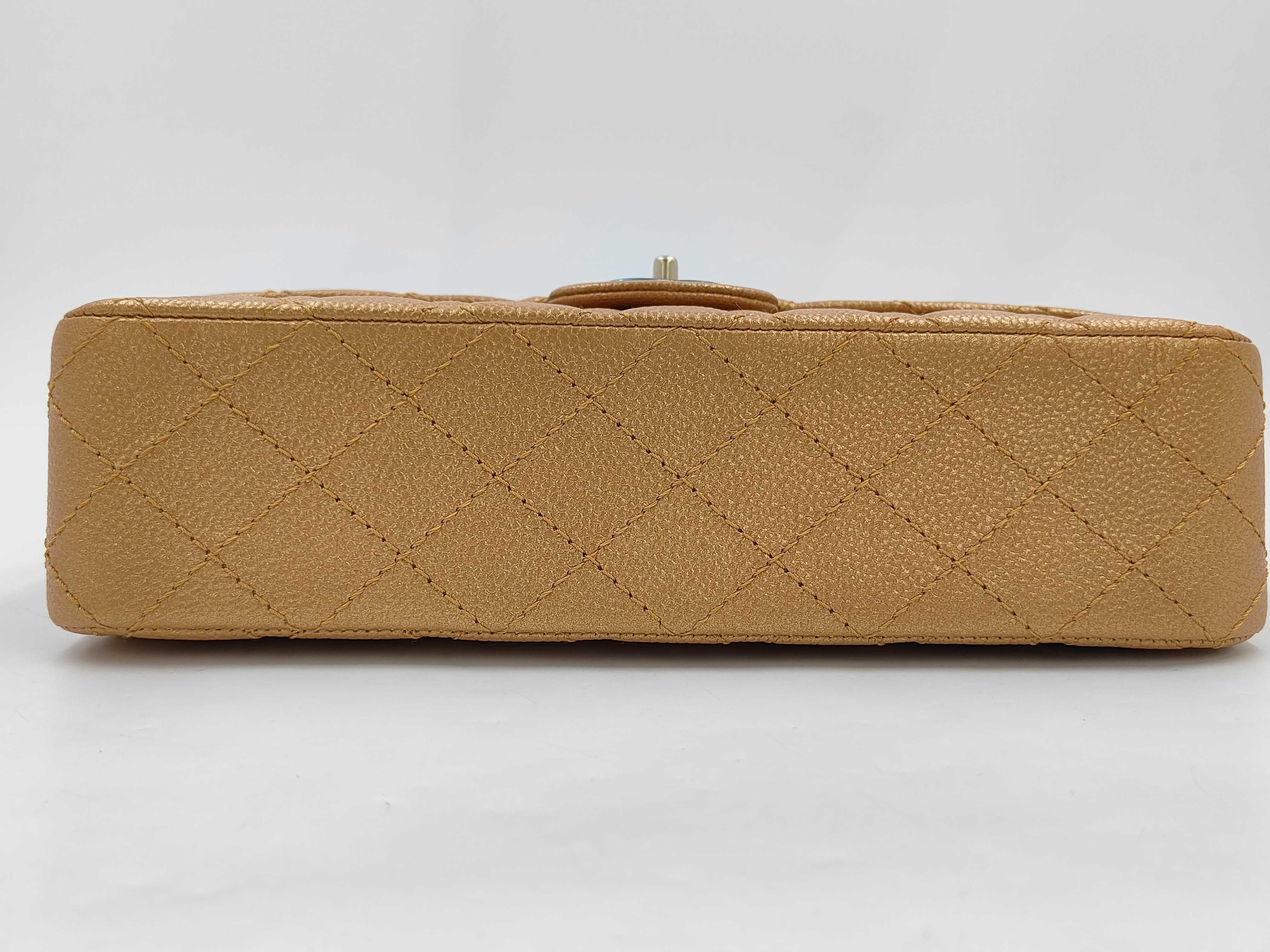 Matelassé 25 Caviar Skin Gold Silver Hardware Double Flap Shoulder Bag (Serial Number 20s) — view 6