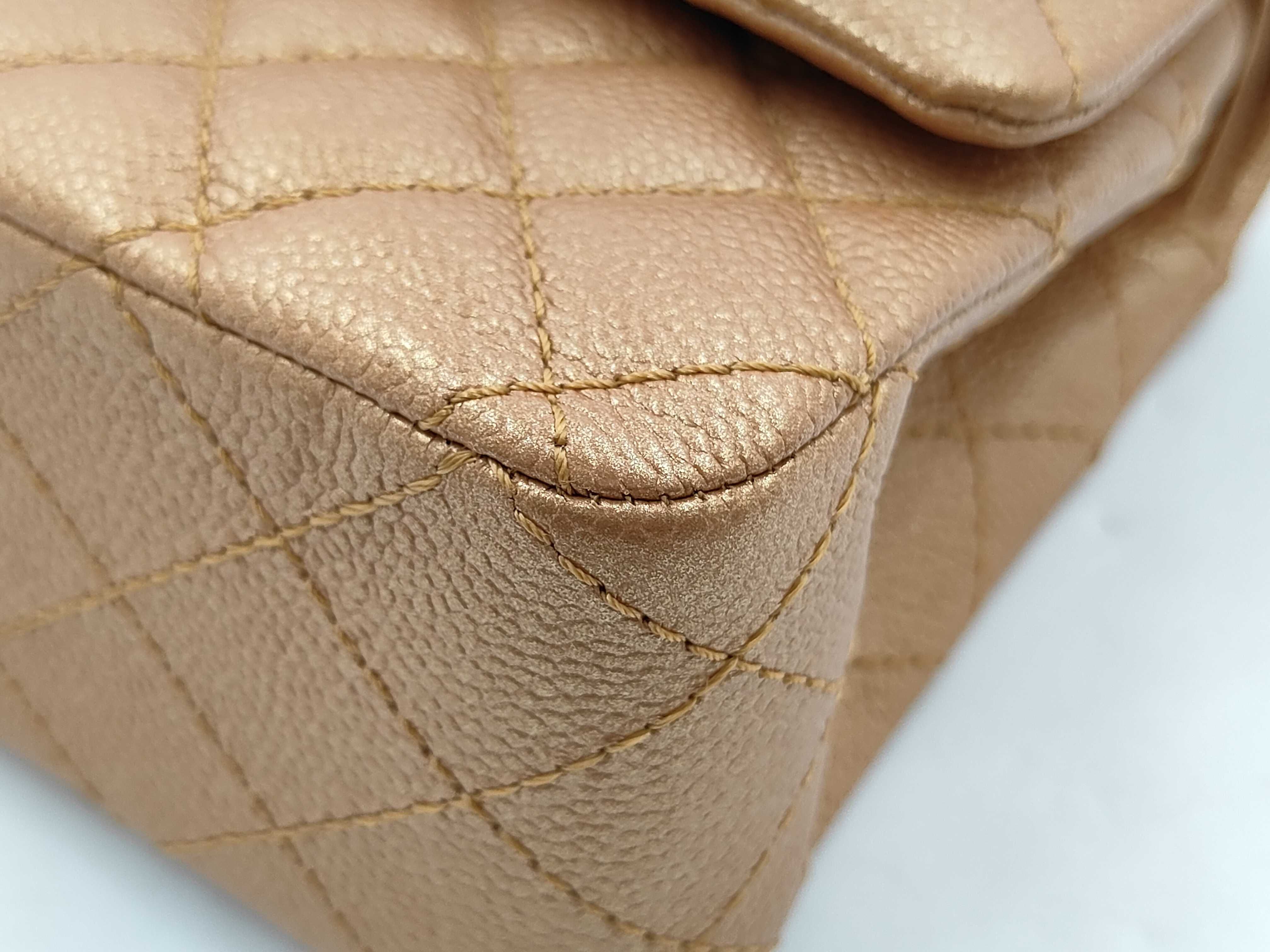 Matelassé 25 Caviar Skin Gold Silver Hardware Double Flap Shoulder Bag (Serial Number 20s) — view 7