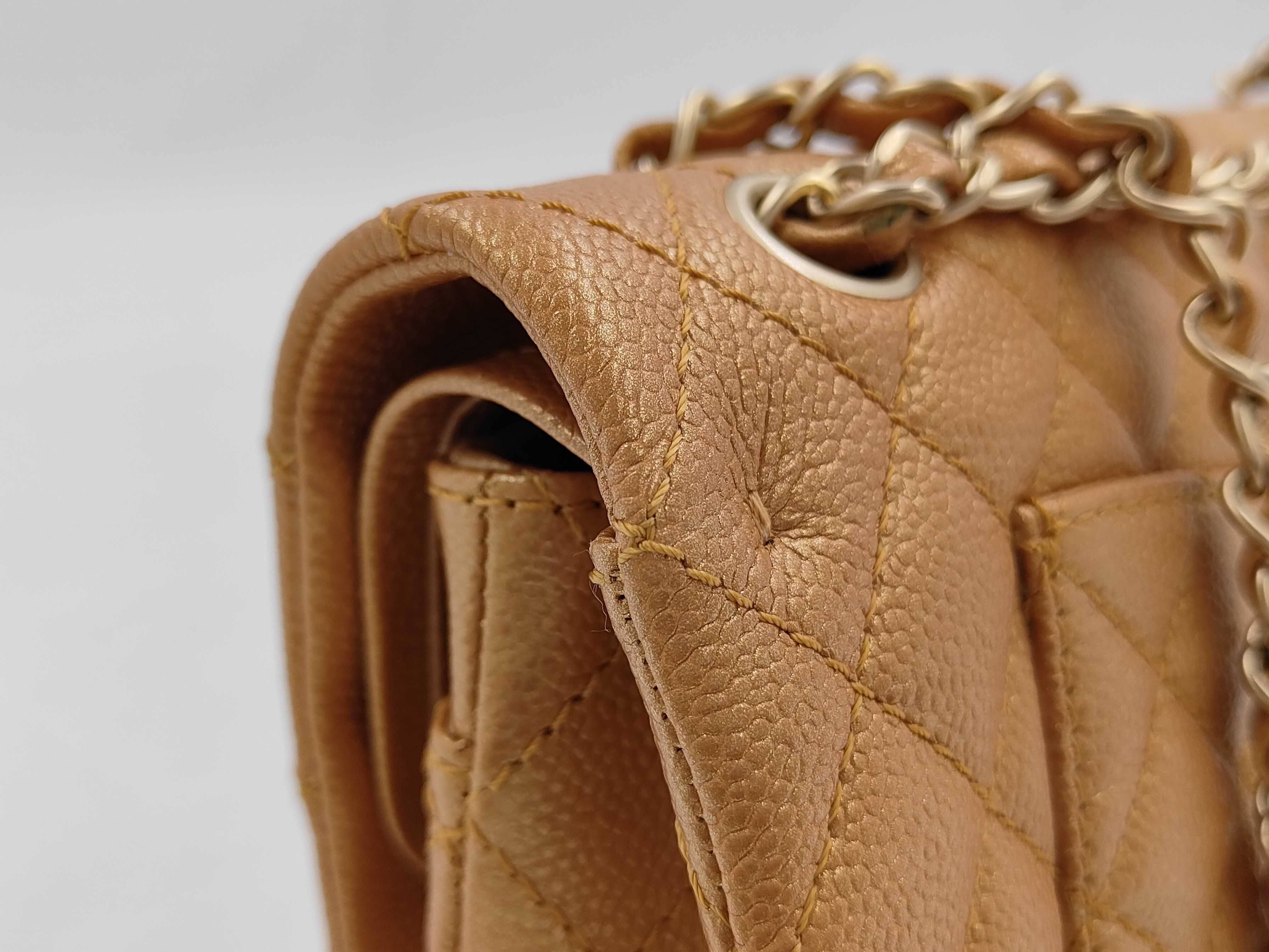 Matelassé 25 Caviar Skin Gold Silver Hardware Double Flap Shoulder Bag (Serial Number 20s) — view 8