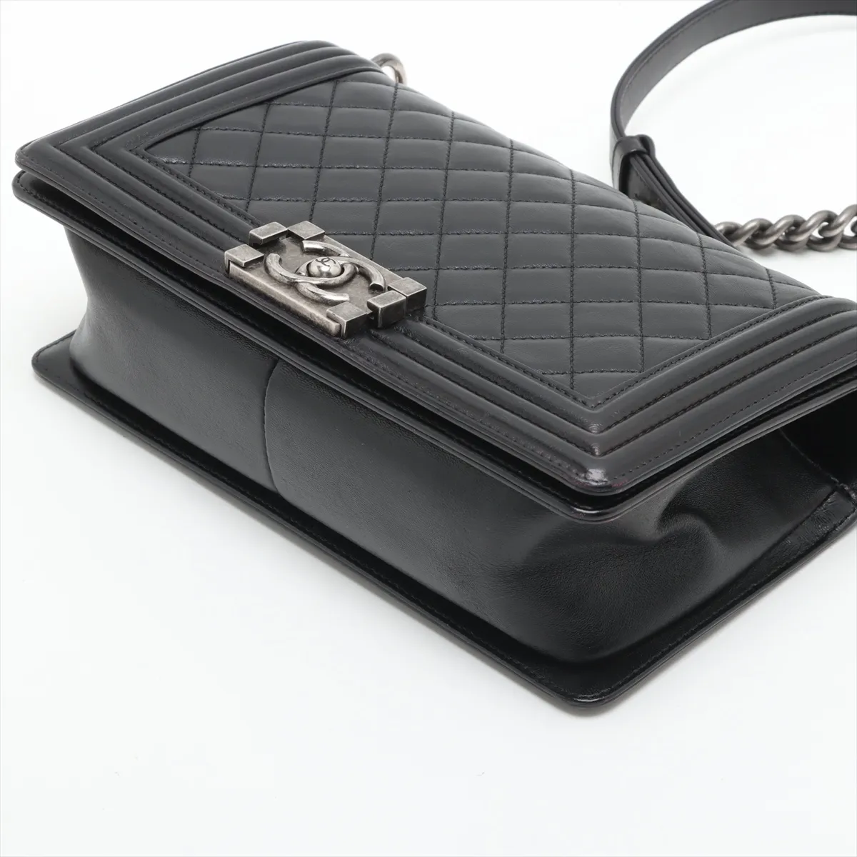 Boy Chanel 25 Lambskin Chain Shoulder Bag Black Gunmetal Hardware 19276194 19th Series A67086 — view 3