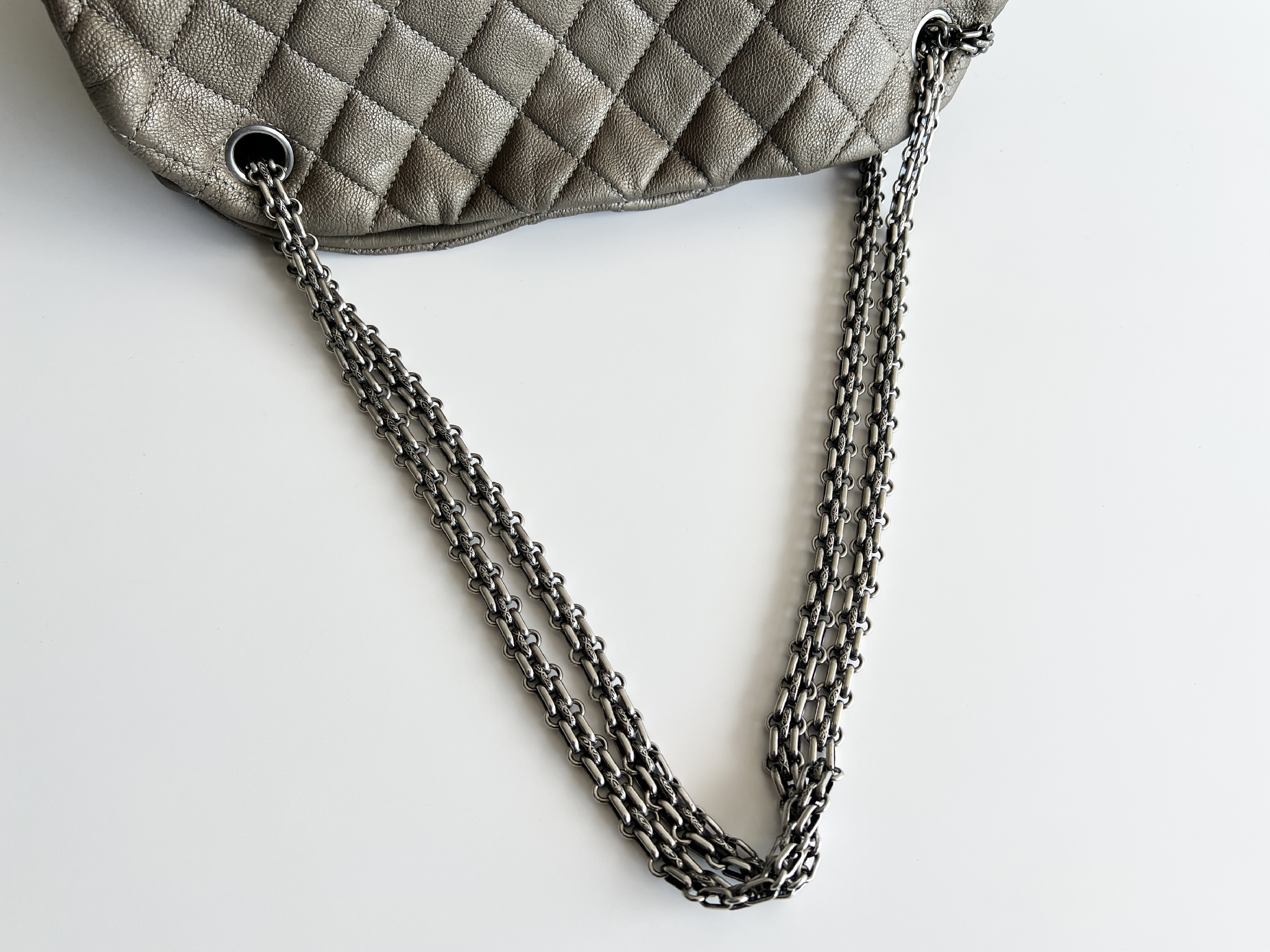 Matelassé Coco Mark Charm Bowling Caviar Leather Chain Shoulder Bag Tote Bag (Serial Number 14) — view 3