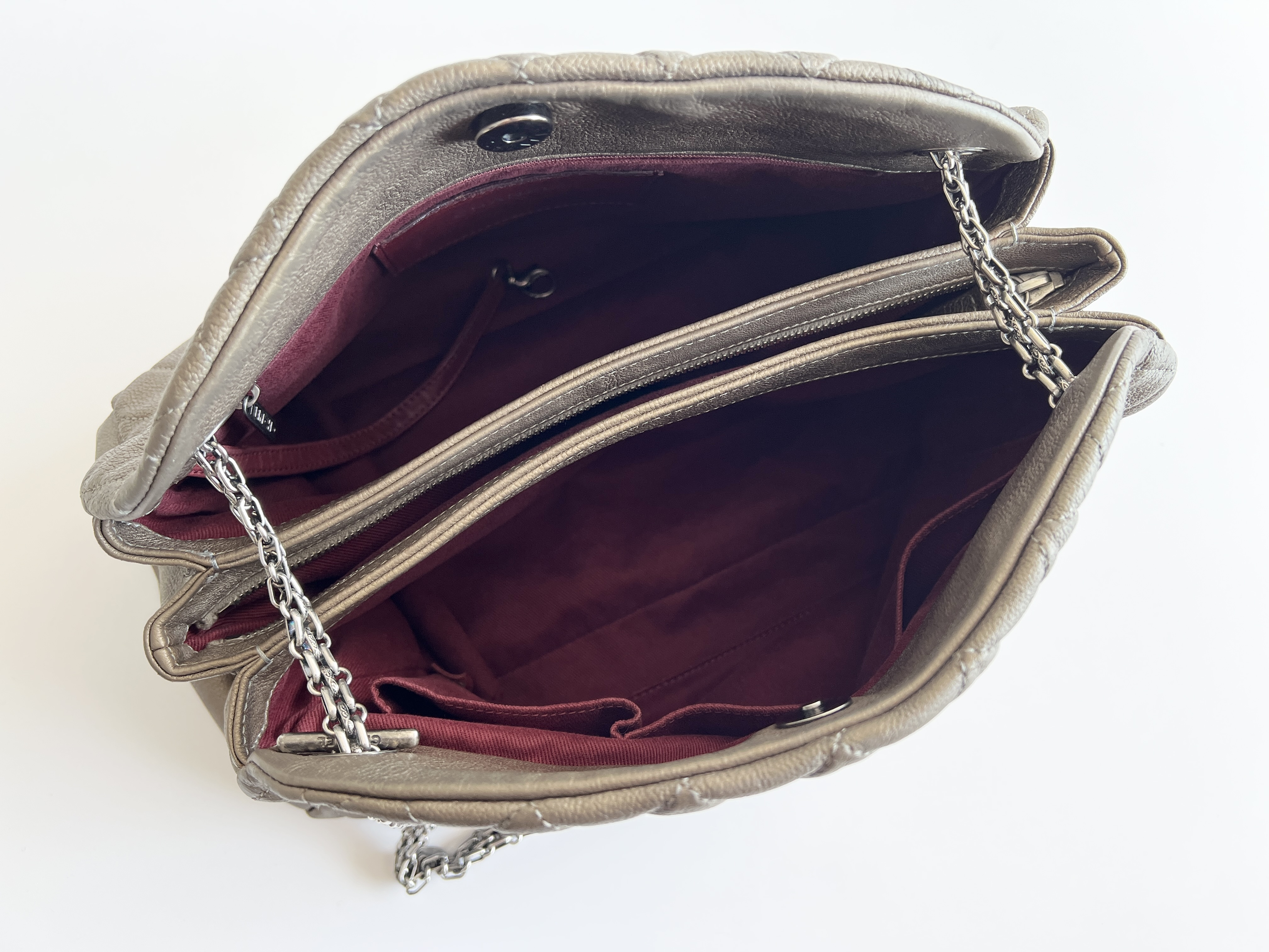 Matelassé Coco Mark Charm Bowling Caviar Leather Chain Shoulder Bag Tote Bag (Serial Number 14) — view 4