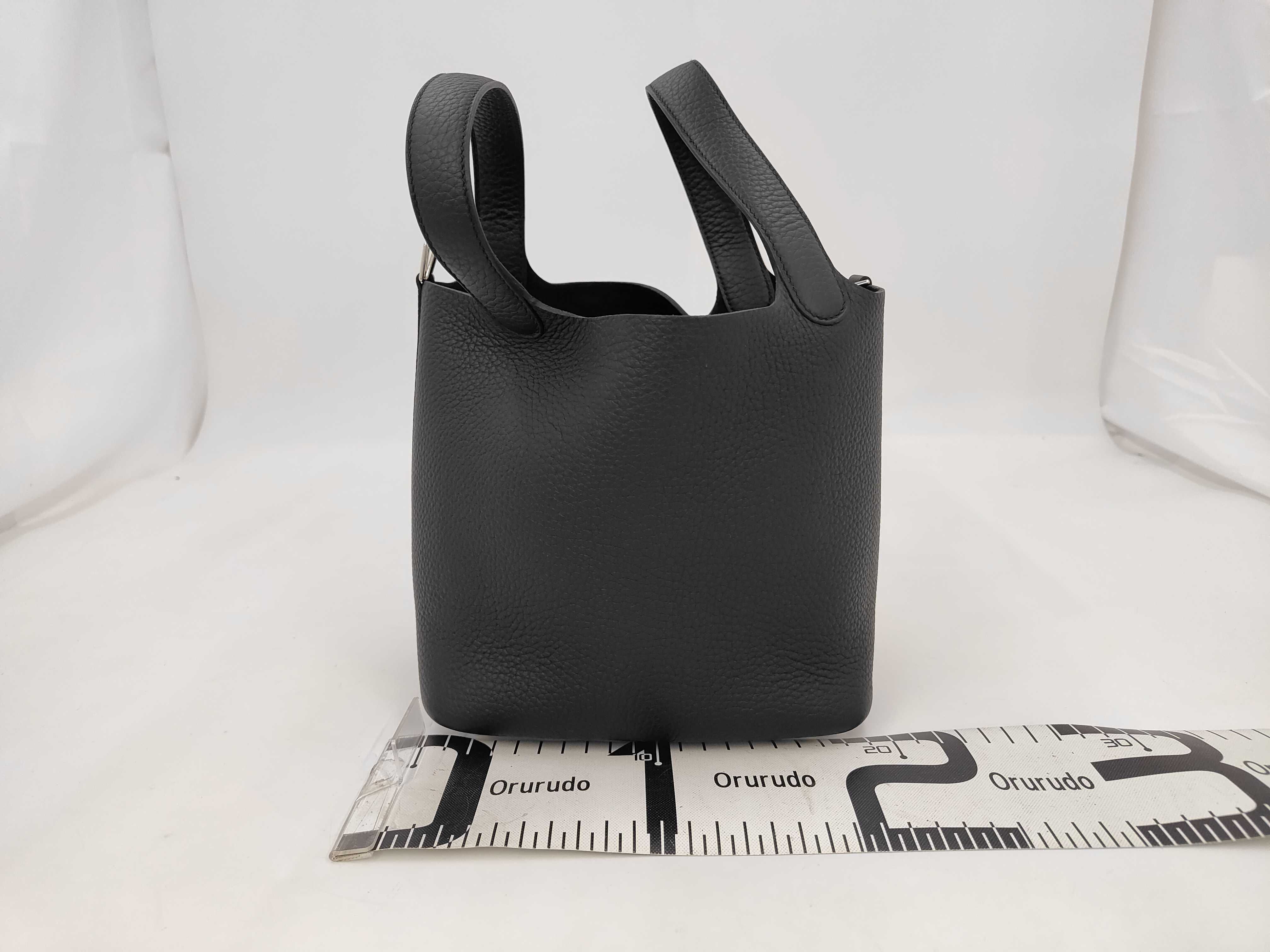 Picotin Lock 18 Black Taurillon Clemence Leather Silver Hardware G Stamp Handbag — view 2