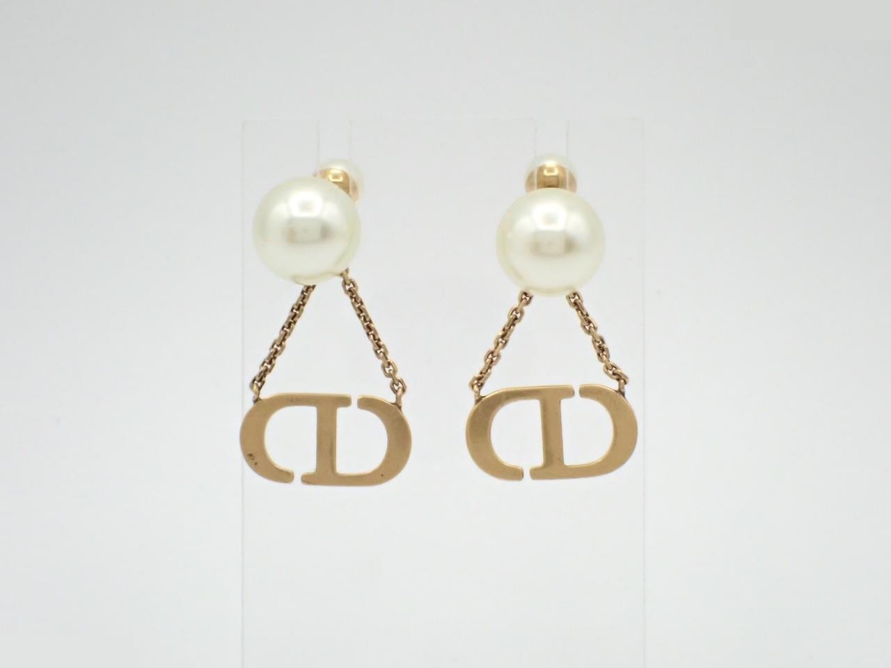 Gold earrings — view 2