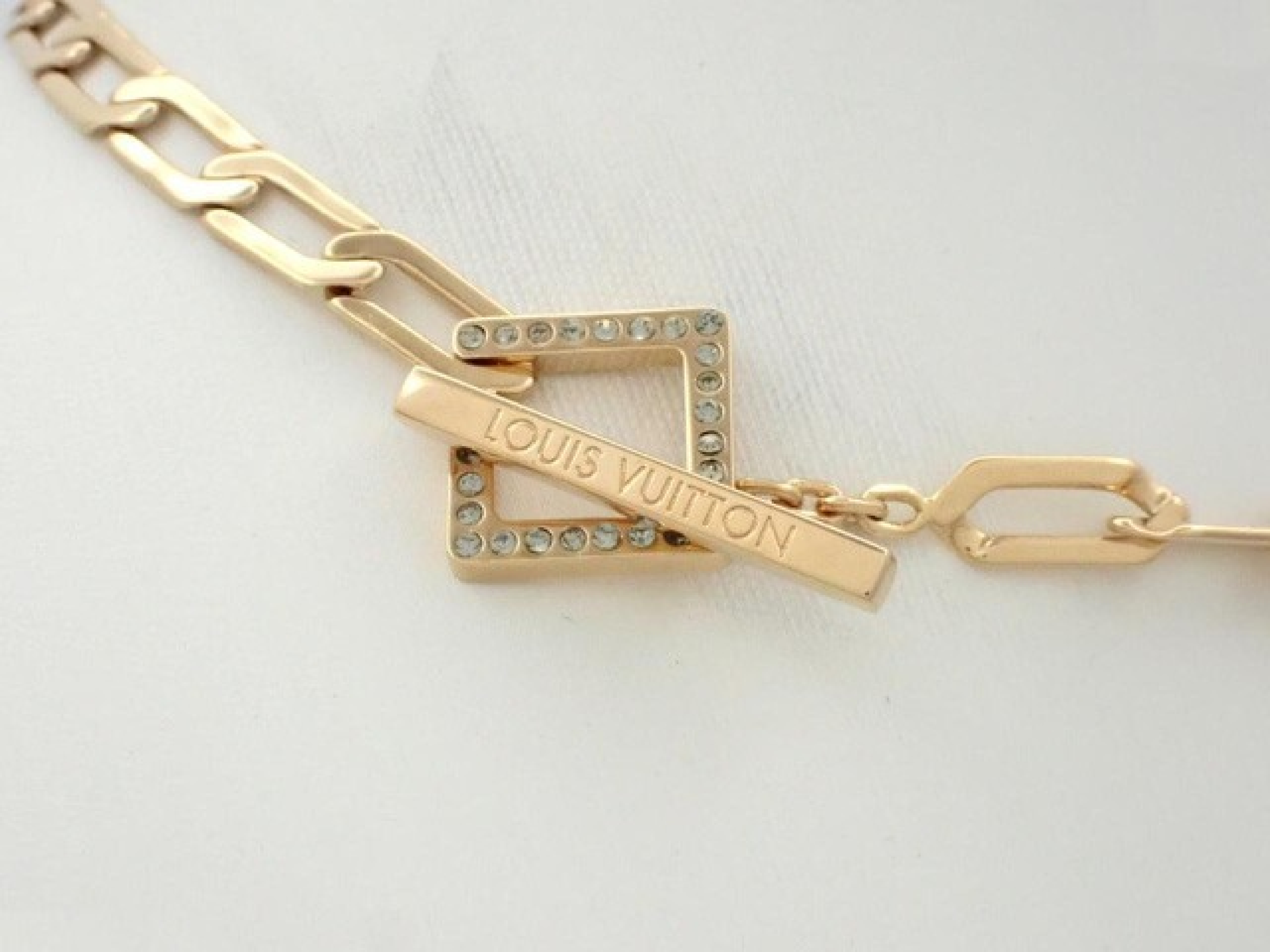 necklace — view 3