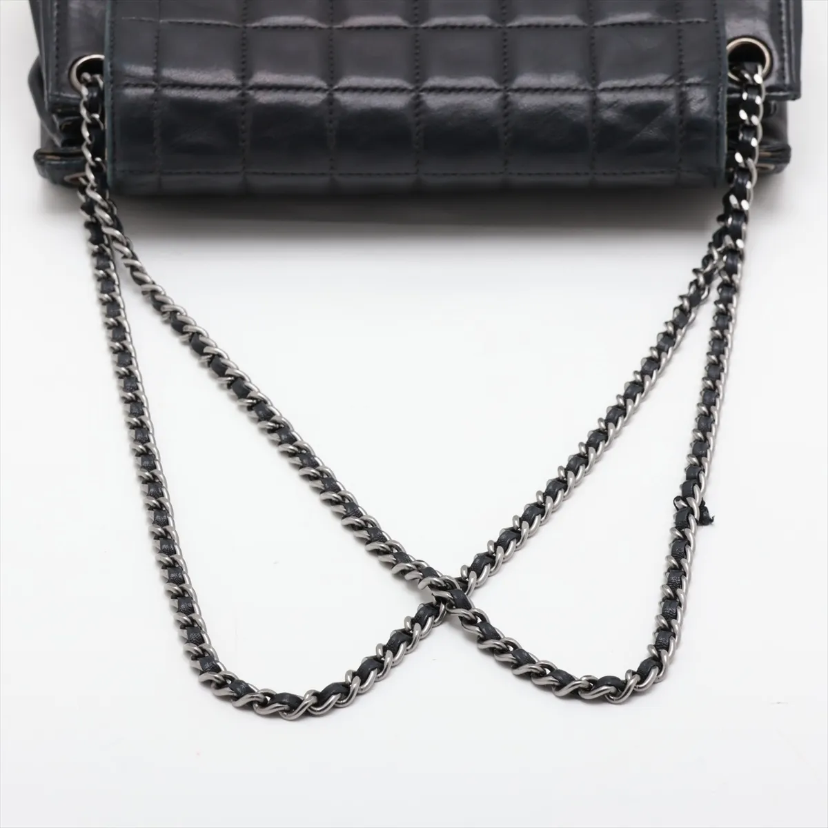 2.55 Lambskin Chain Shoulder Bag, Chocolate Bar pattern, Navy, Silver Hardware, 6299593, Serial Number 6-series, Handle repaired by an aftermarket company. — view 5