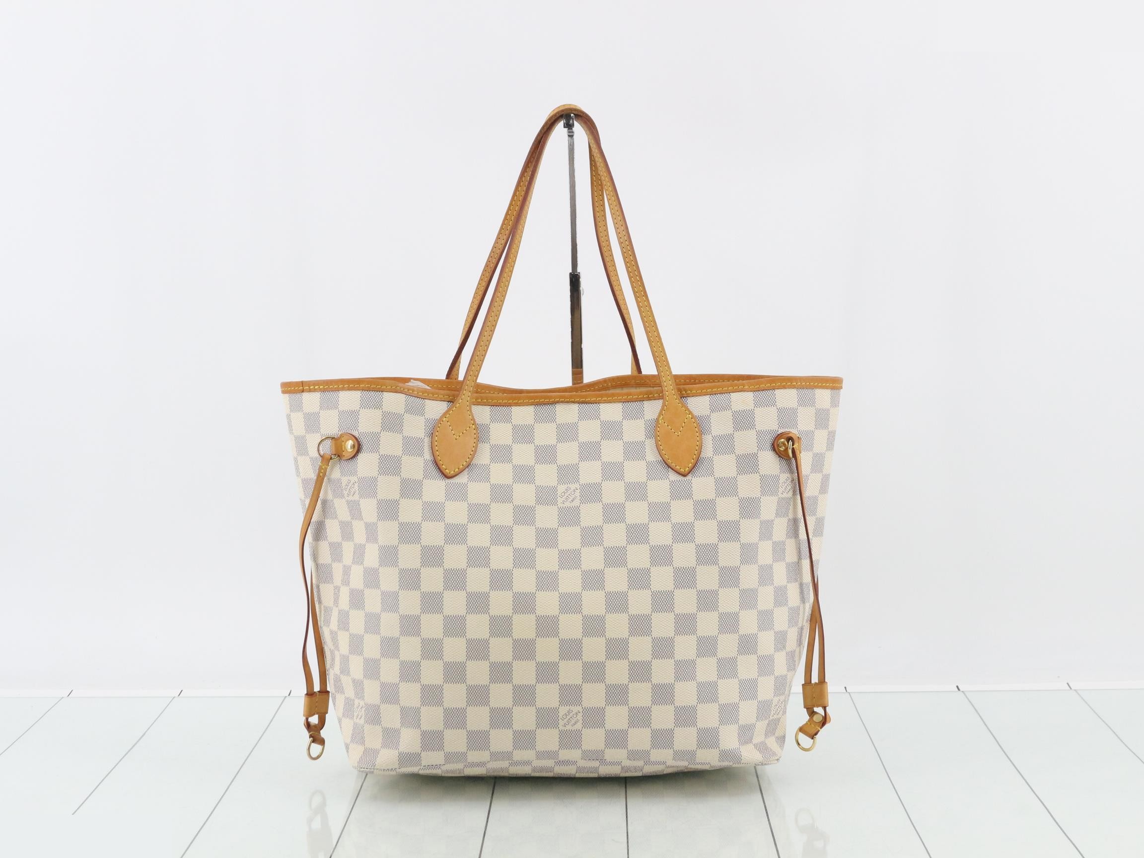 Neverfull MM Beige with Pouch — view 2
