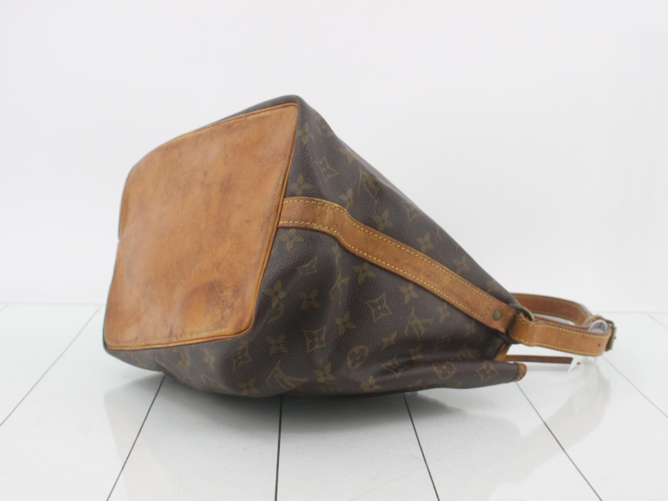 LV Gold Hardware Noe Hand Tote Shoulder Bag — view 6