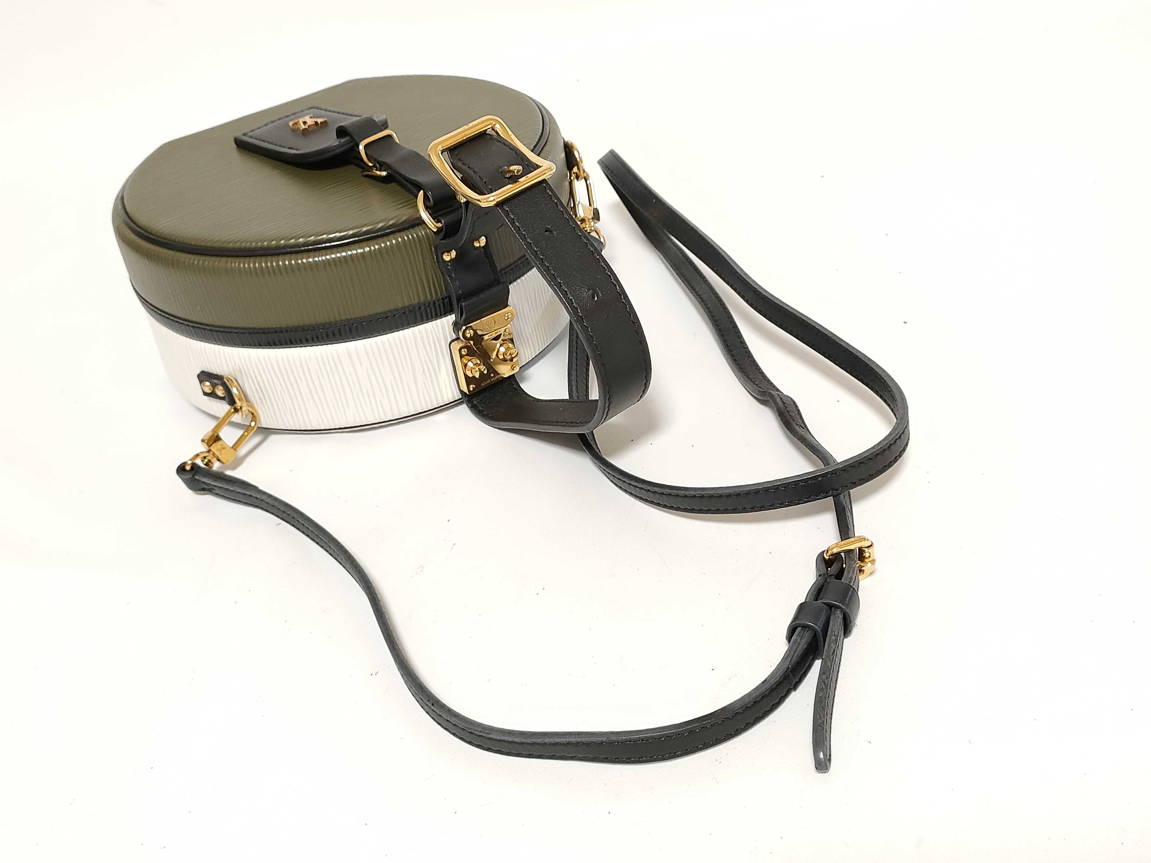 Epi Boite Chapeau R96001 PL3128 RFID detected handbag — view 3