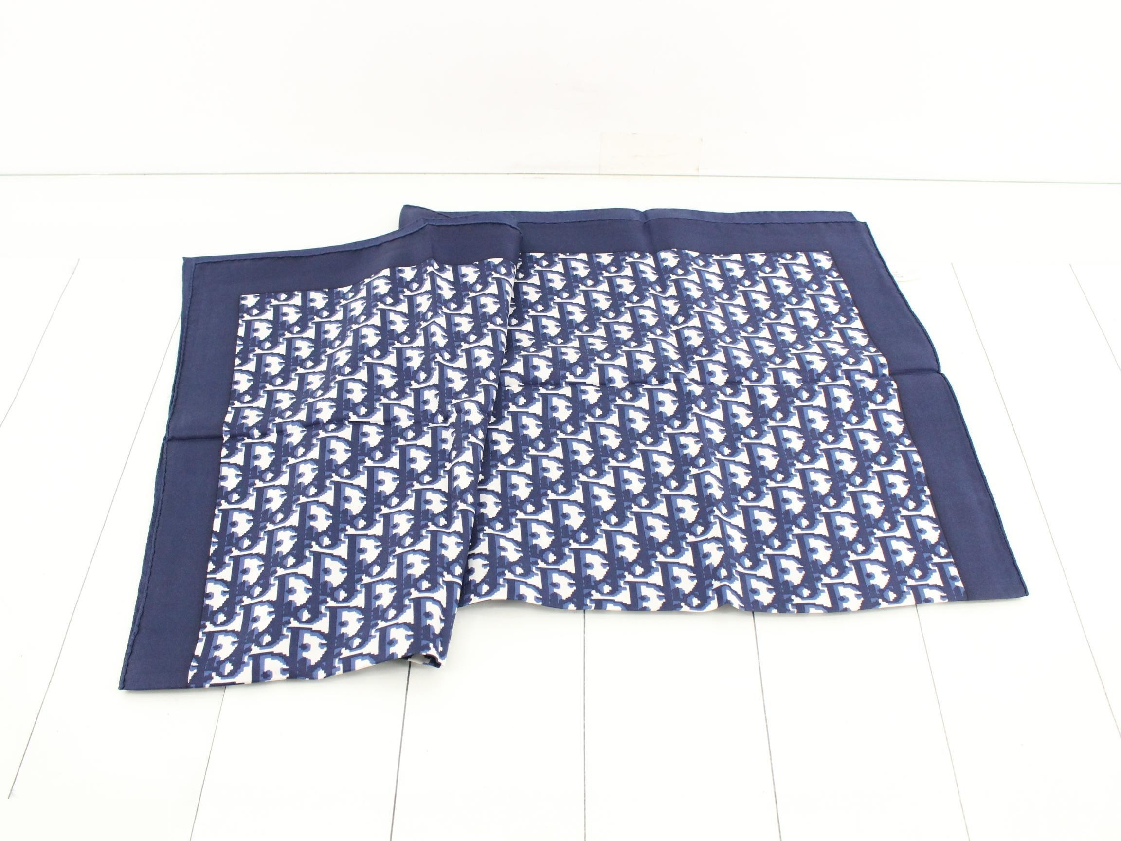 Trotter pattern scarf, navy, silk — view 3