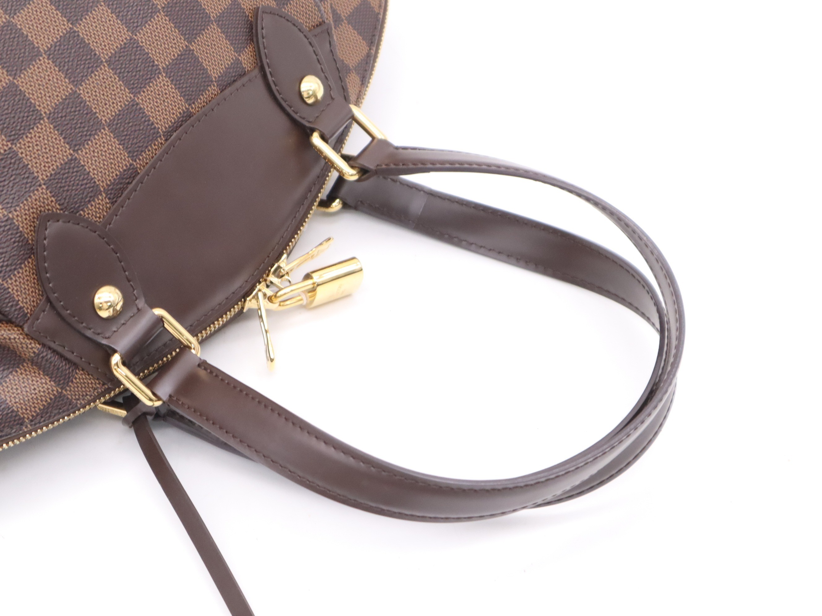 Verona PM includes padlock, 2 keys, clochette, and dust bag. — view 6