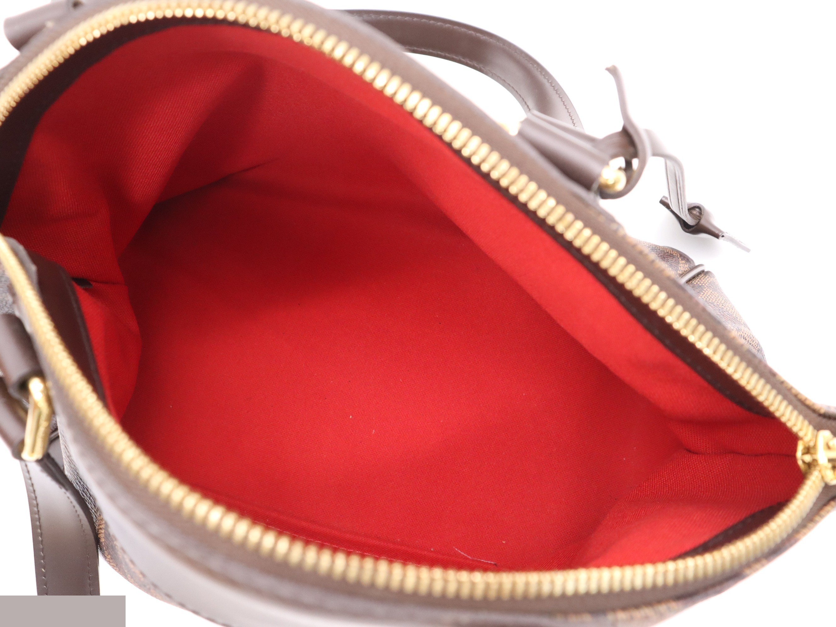 Verona PM includes padlock, 2 keys, clochette, and dust bag. — view 7