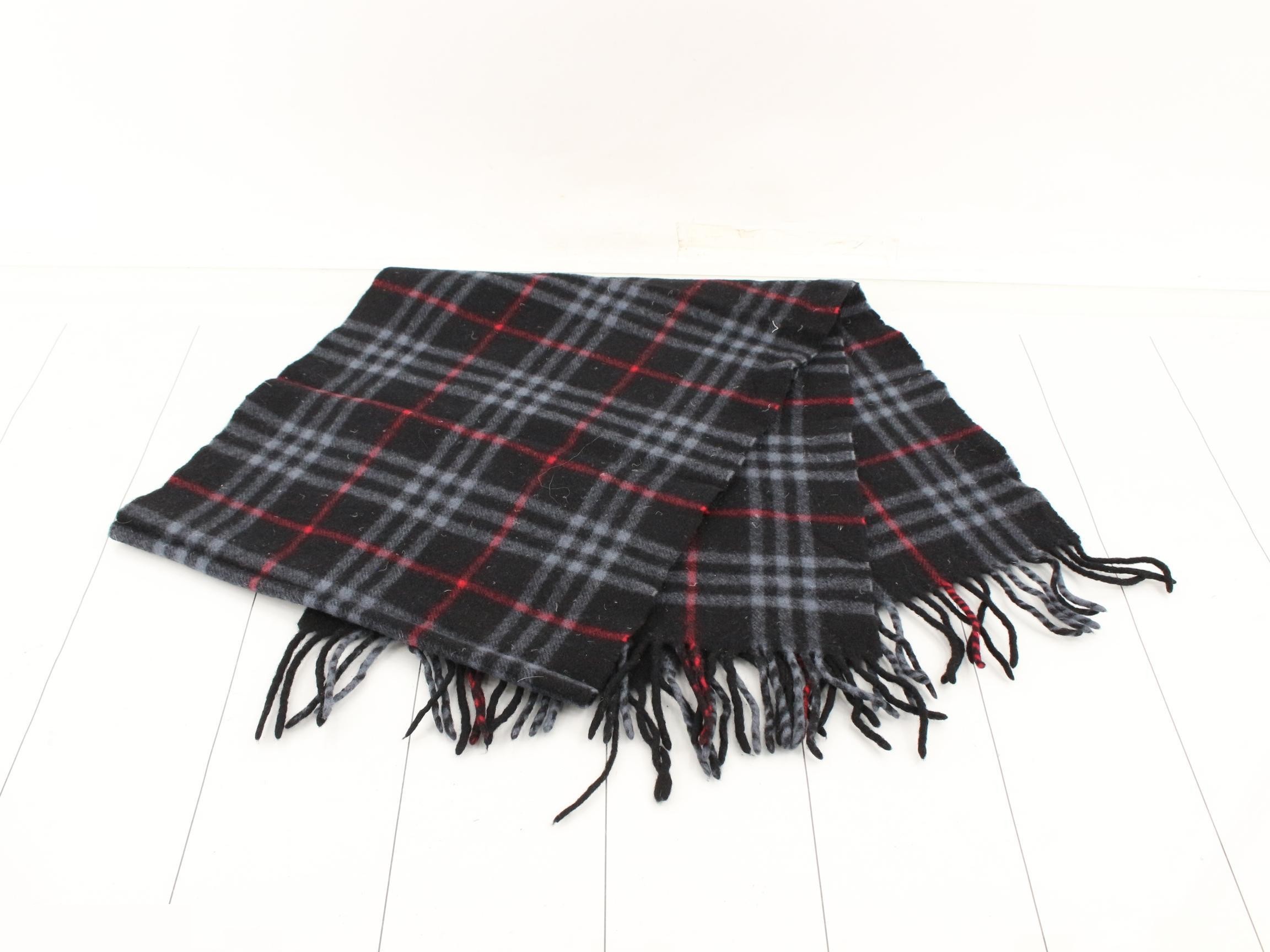 Other lines: Small items, accessories, and scarves — view 3