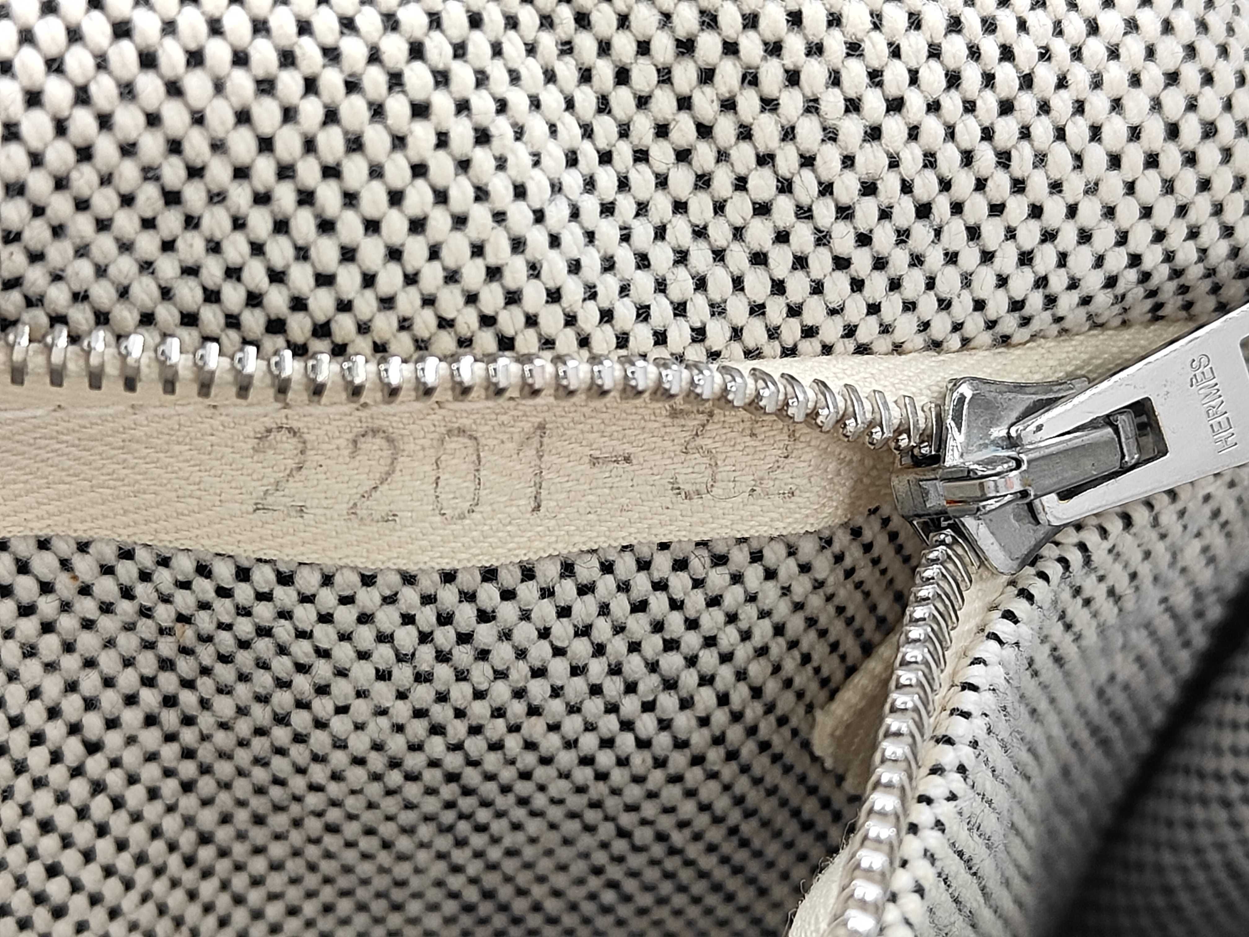 Fourre-Tout Hermes New Fourre-Tout MM Grey Tote Bag — view 12