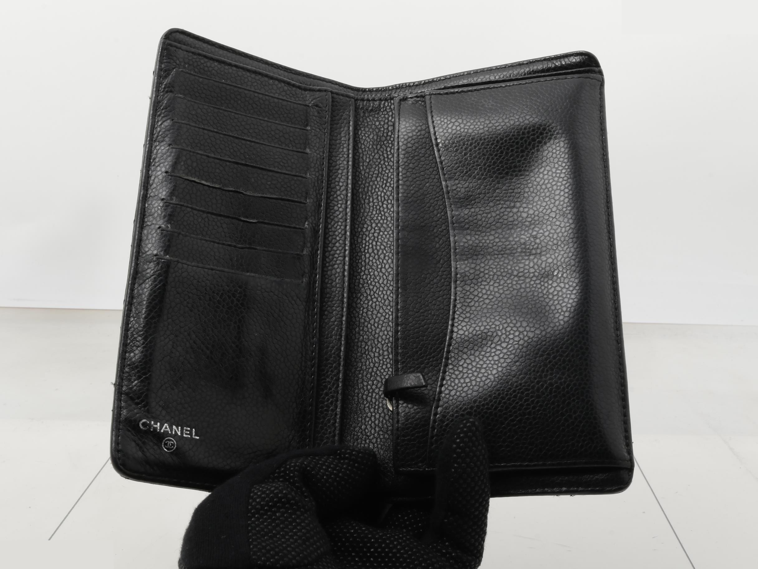 Matelassé (bag) and wallet, caviar leather — view 4