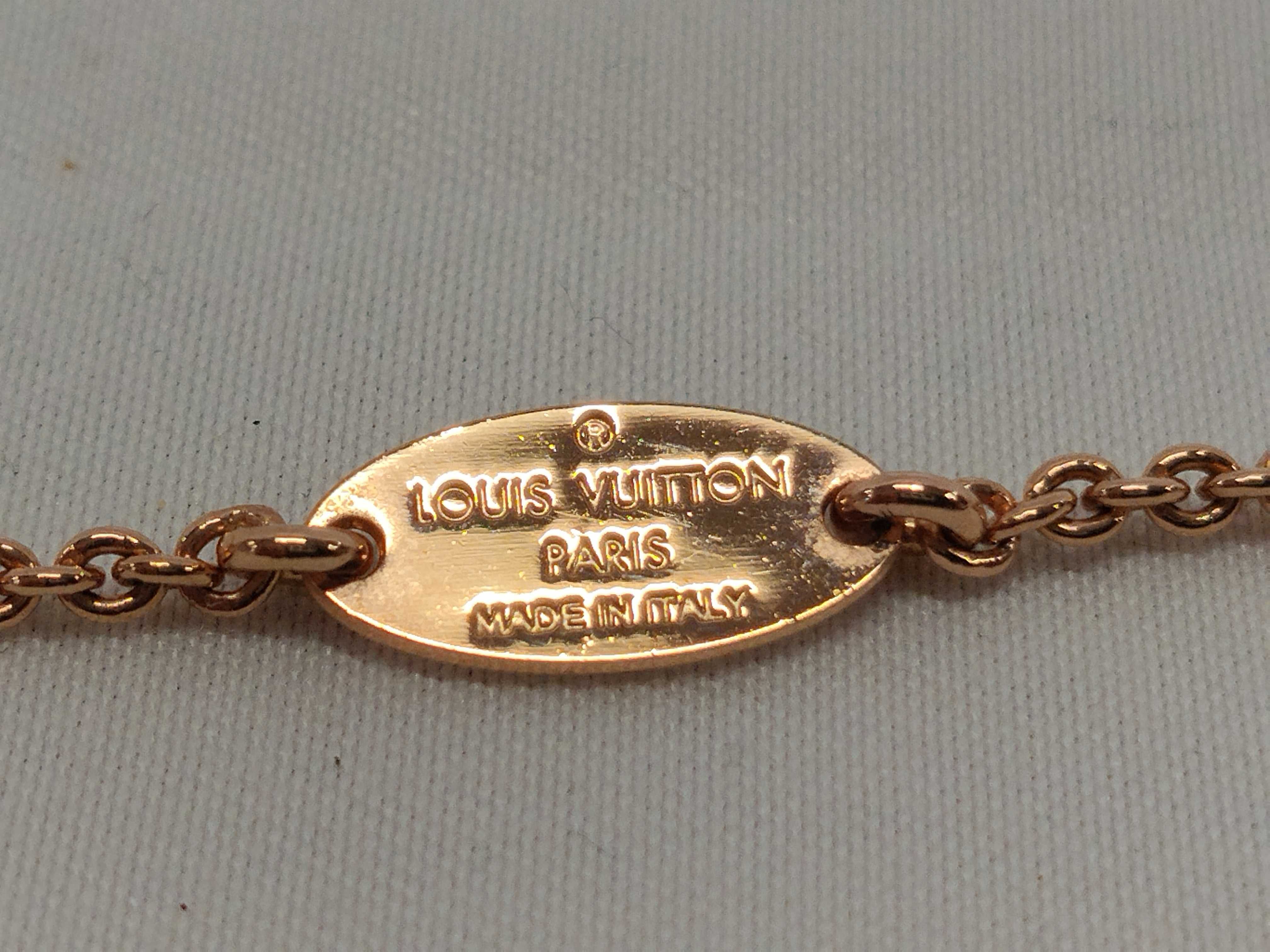 M61083 LV Essential V Necklace, Chain approx. 46cm — view 5