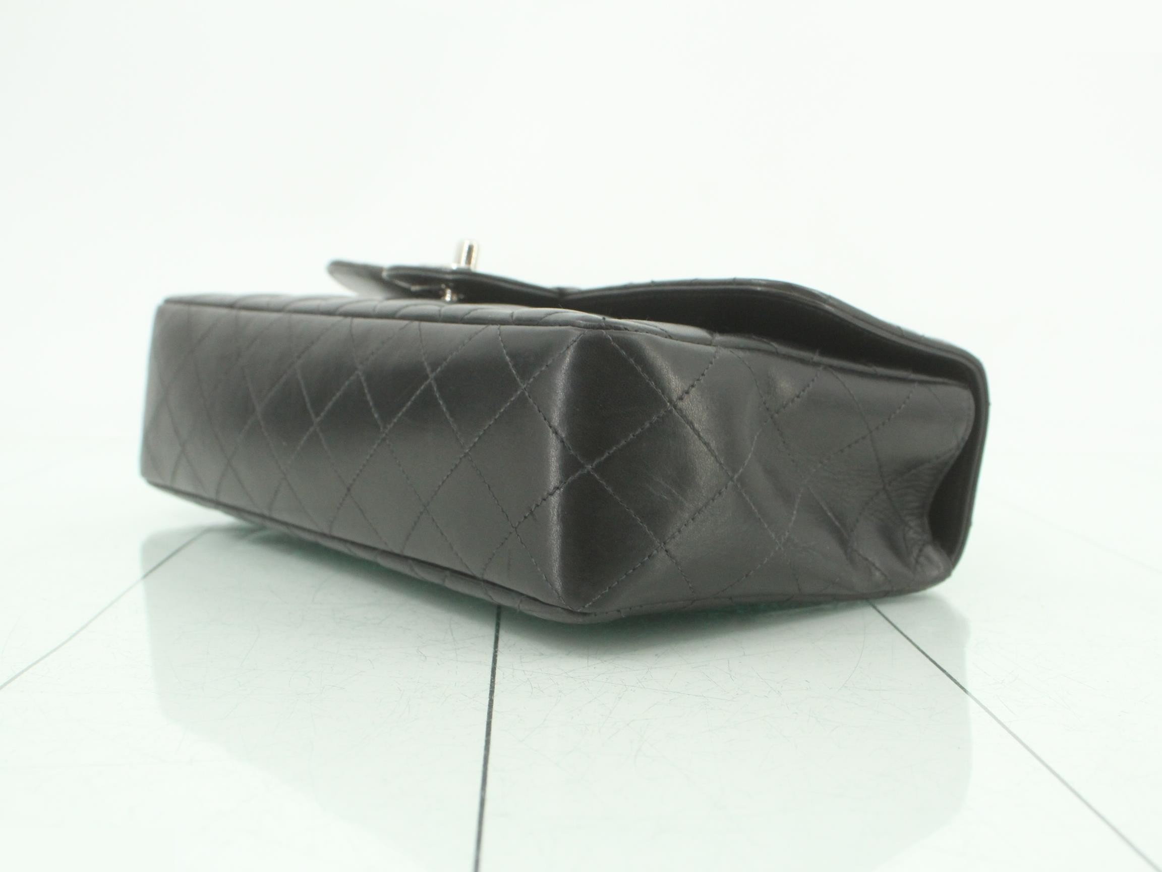 Matelassé Classic Top Handle Lambskin Black Silver Hardware 4 Series W25 — view 6