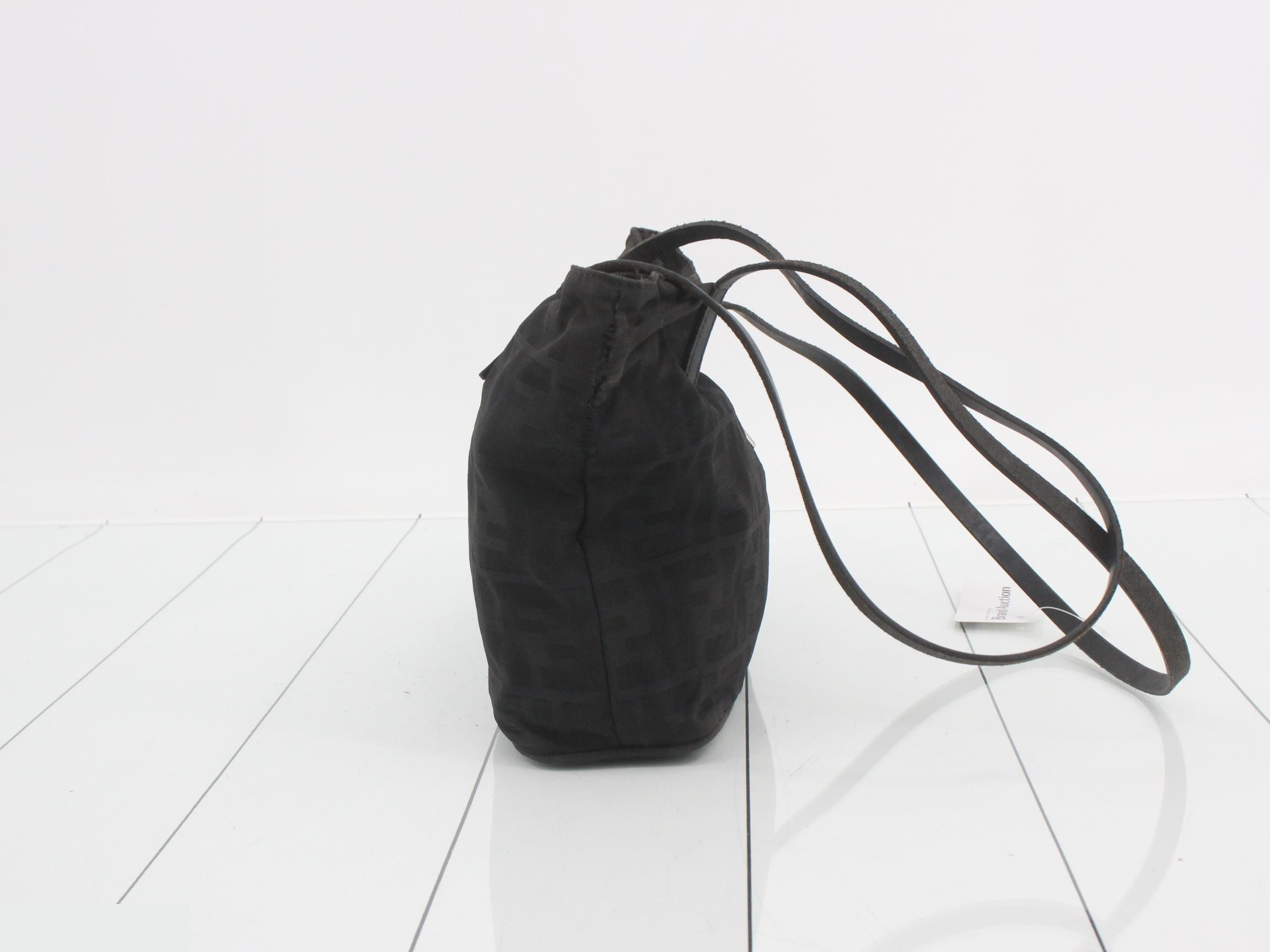 handbag — view 4