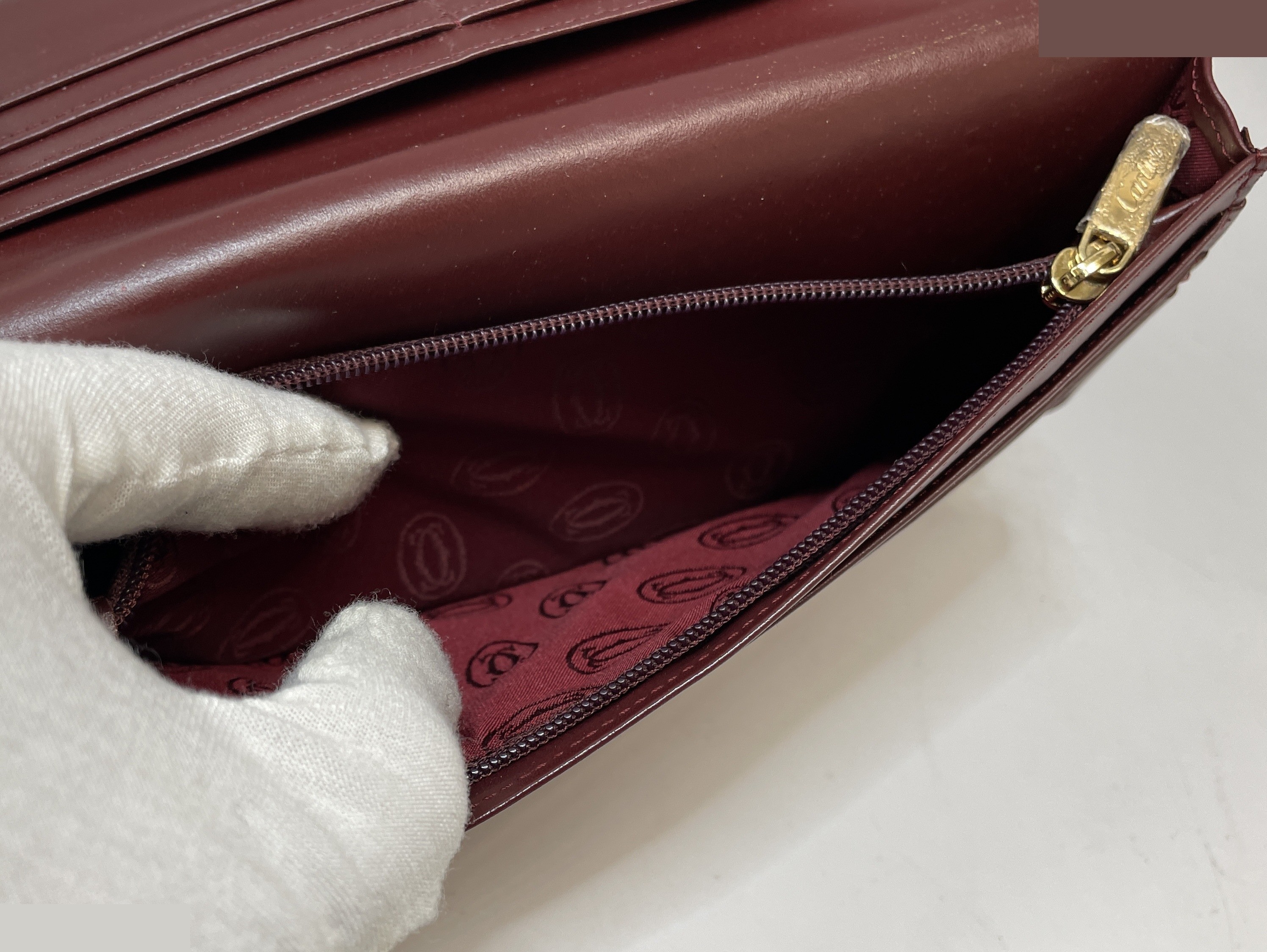Mustline Genuine Leather Bi-fold Long Wallet, Bordeaux, Gold Hardware — view 10