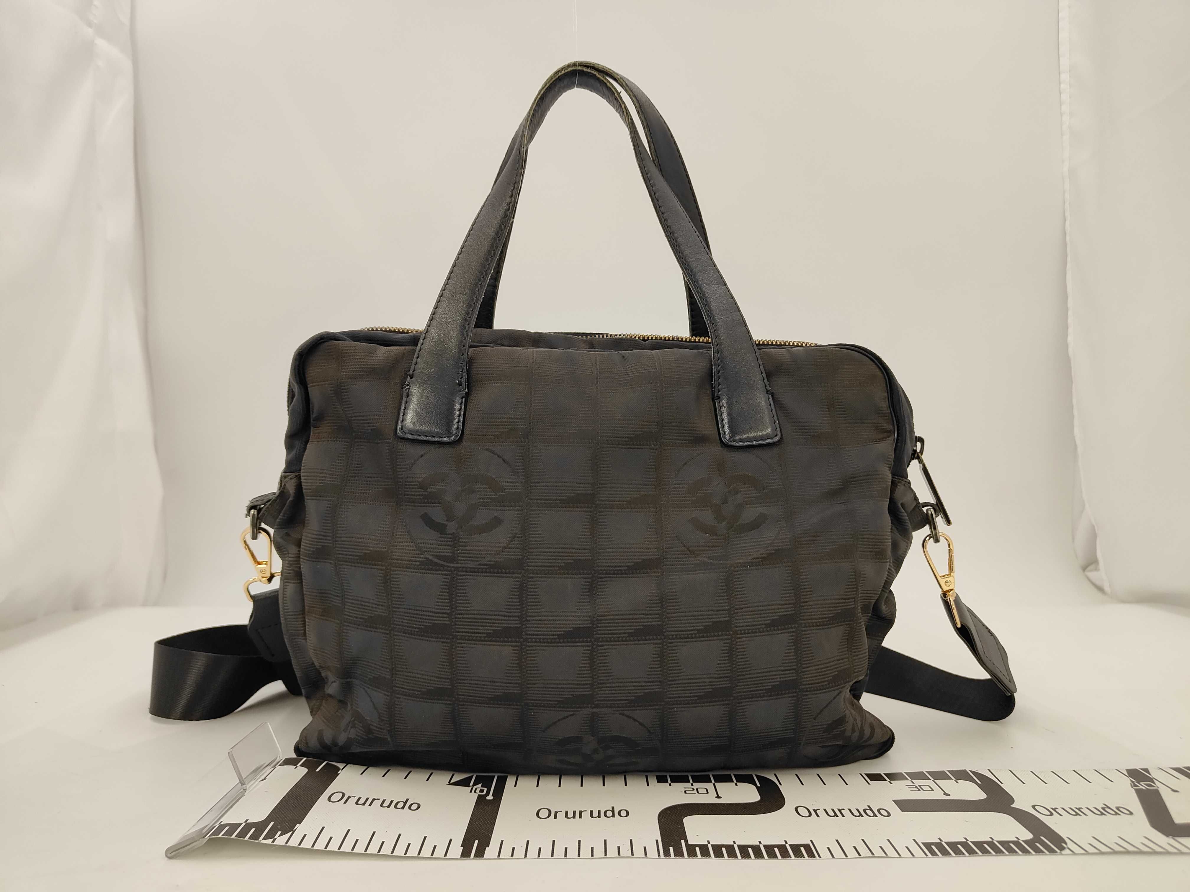 New Travel Line 2-Way Handbag with Shoulder Strap, Seal No. 6918688, No Guarantee Card. — view 2