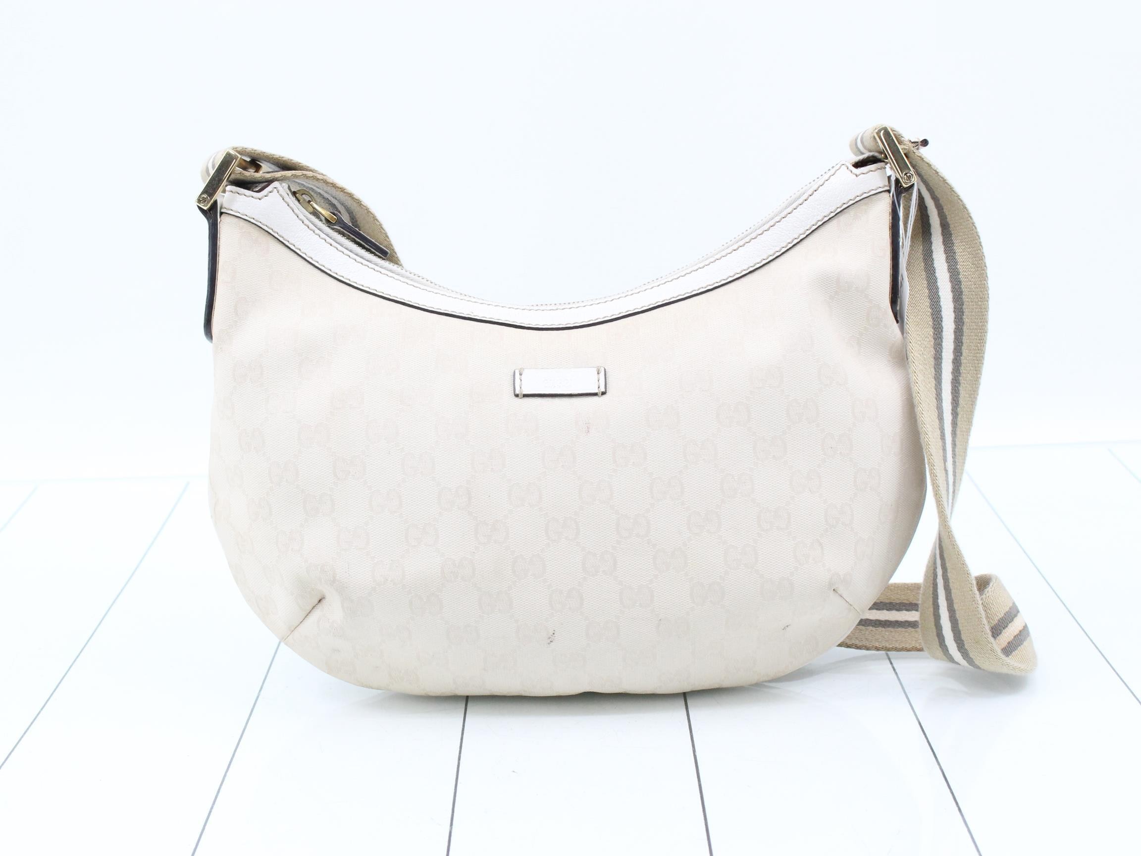 GG Canvas Shoulder Bag
