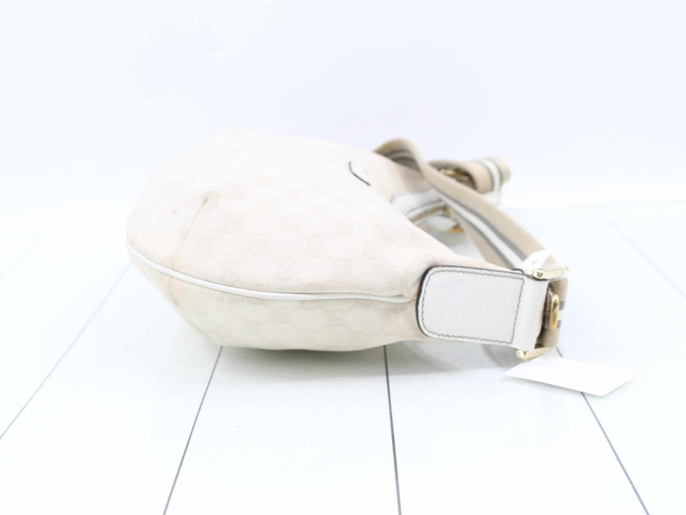 GG Canvas Shoulder Bag — view 3