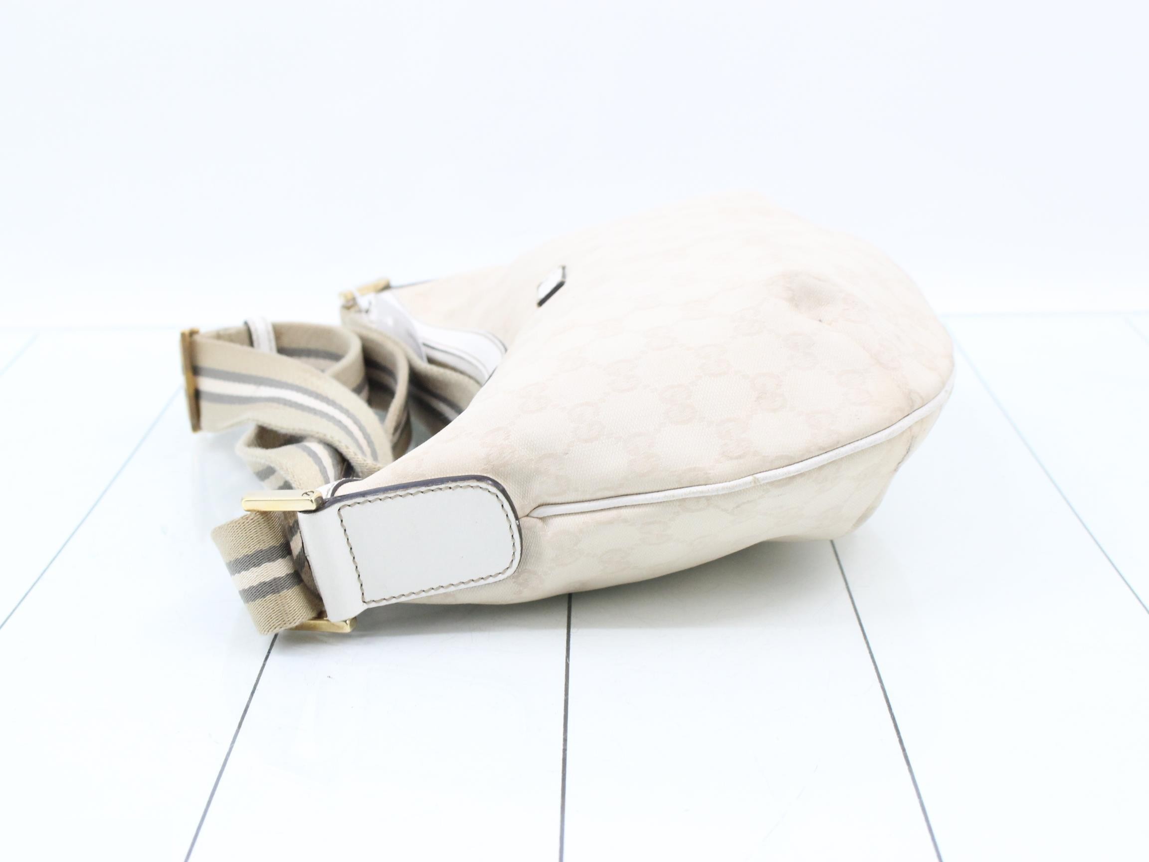 GG Canvas Shoulder Bag — view 4