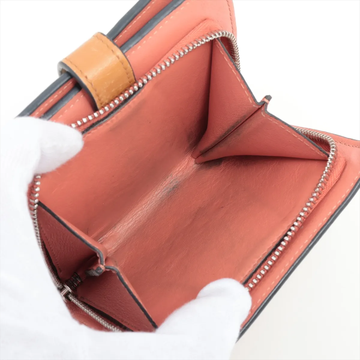 Anagram Compact Zip Leather Compact Wallet Beige — view 5