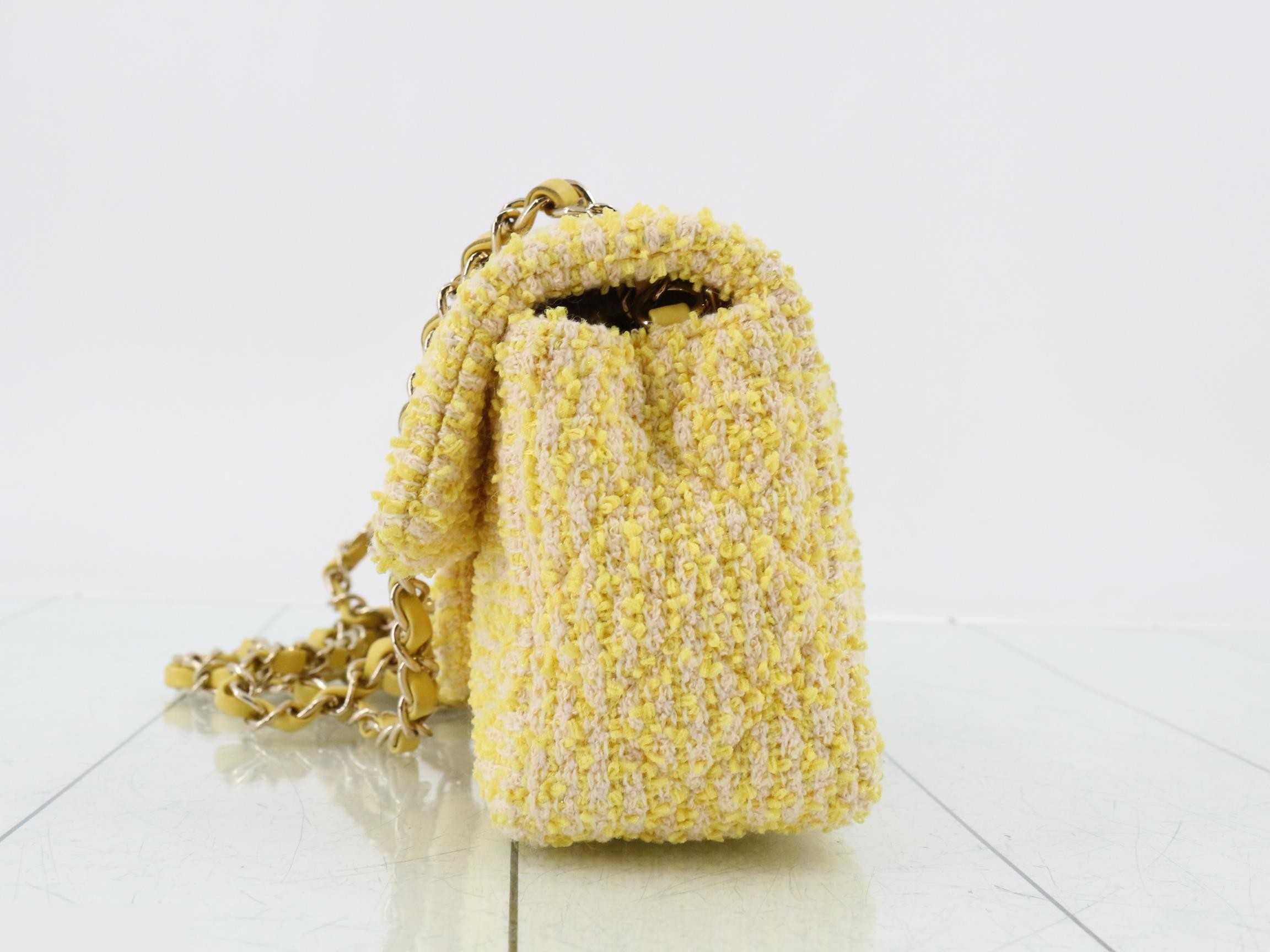 Matelassé (bag) - Shoulder bag — view 3