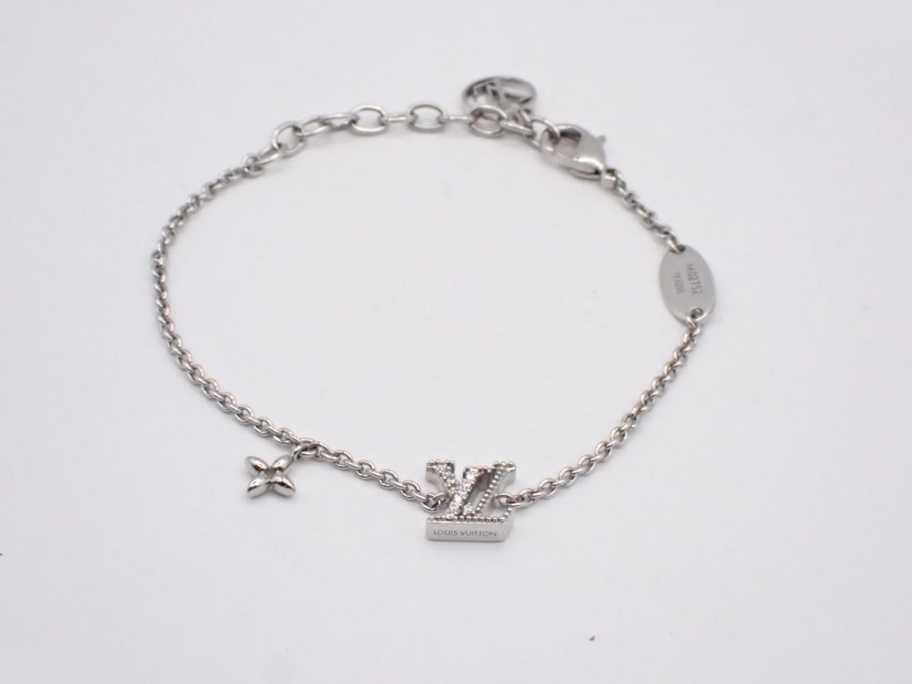 Iconic, wrist circumference approximately 19 cm